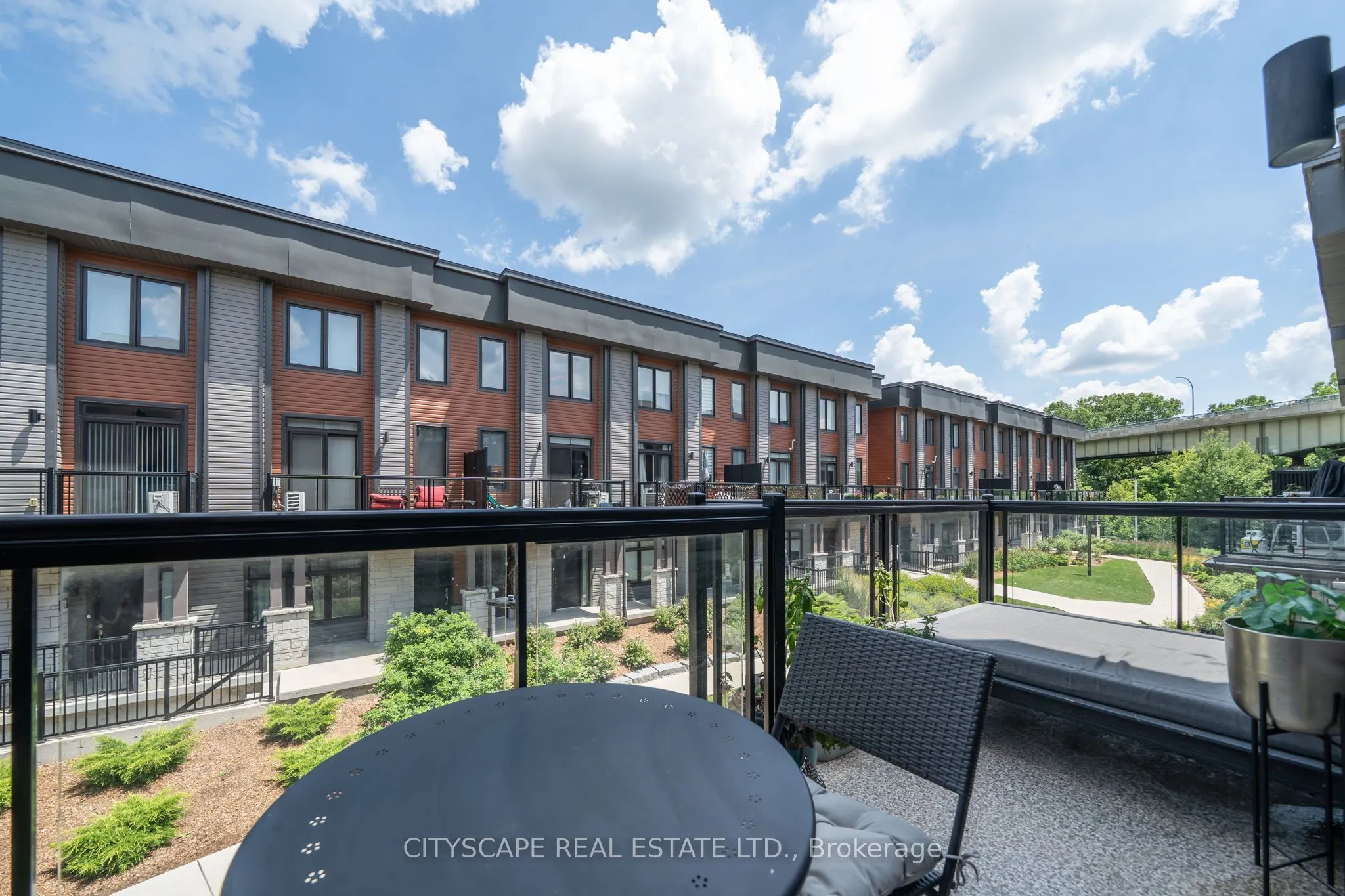 2 Willow Street #28