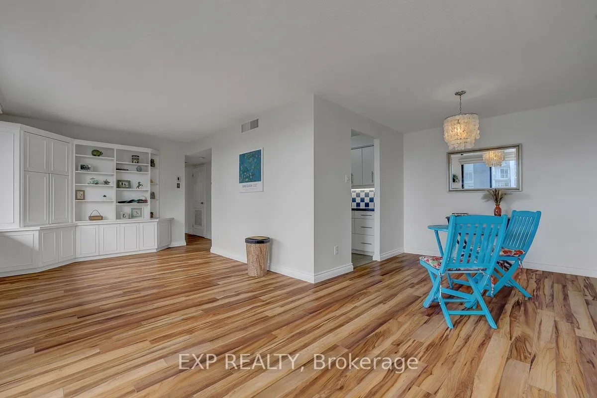 470 Laurier Street W #1706