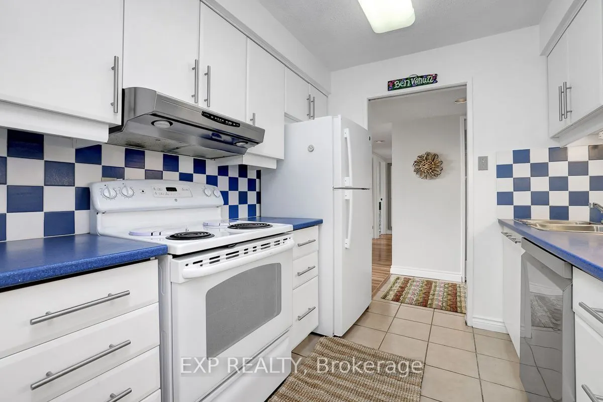 470 Laurier Street W #1706