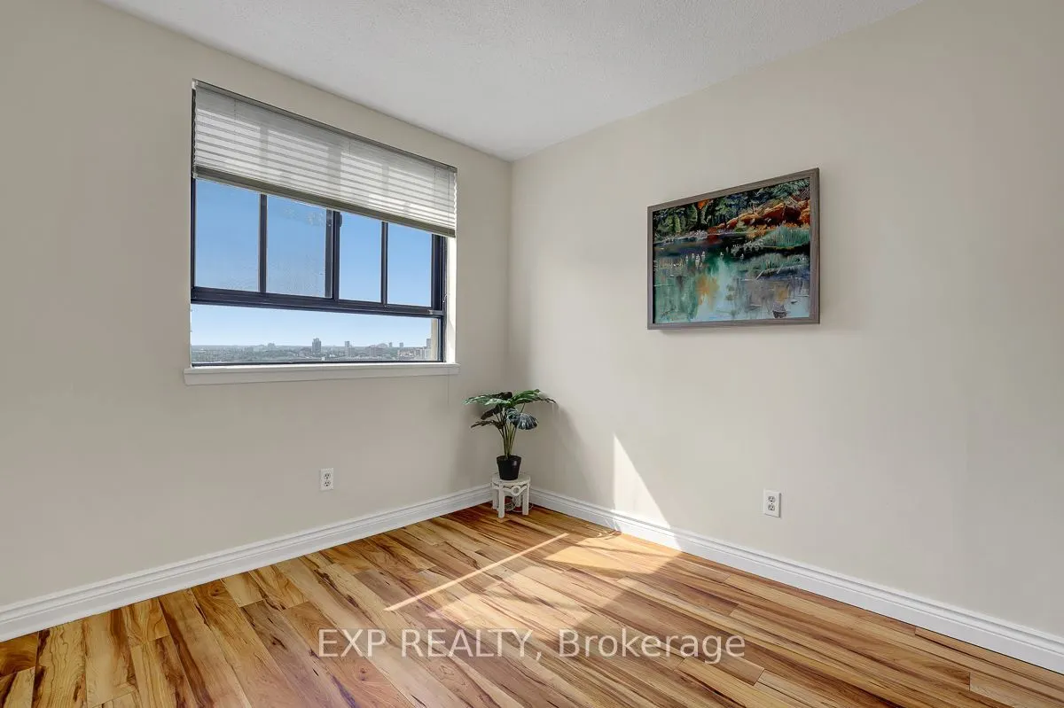 470 Laurier Street W #1706