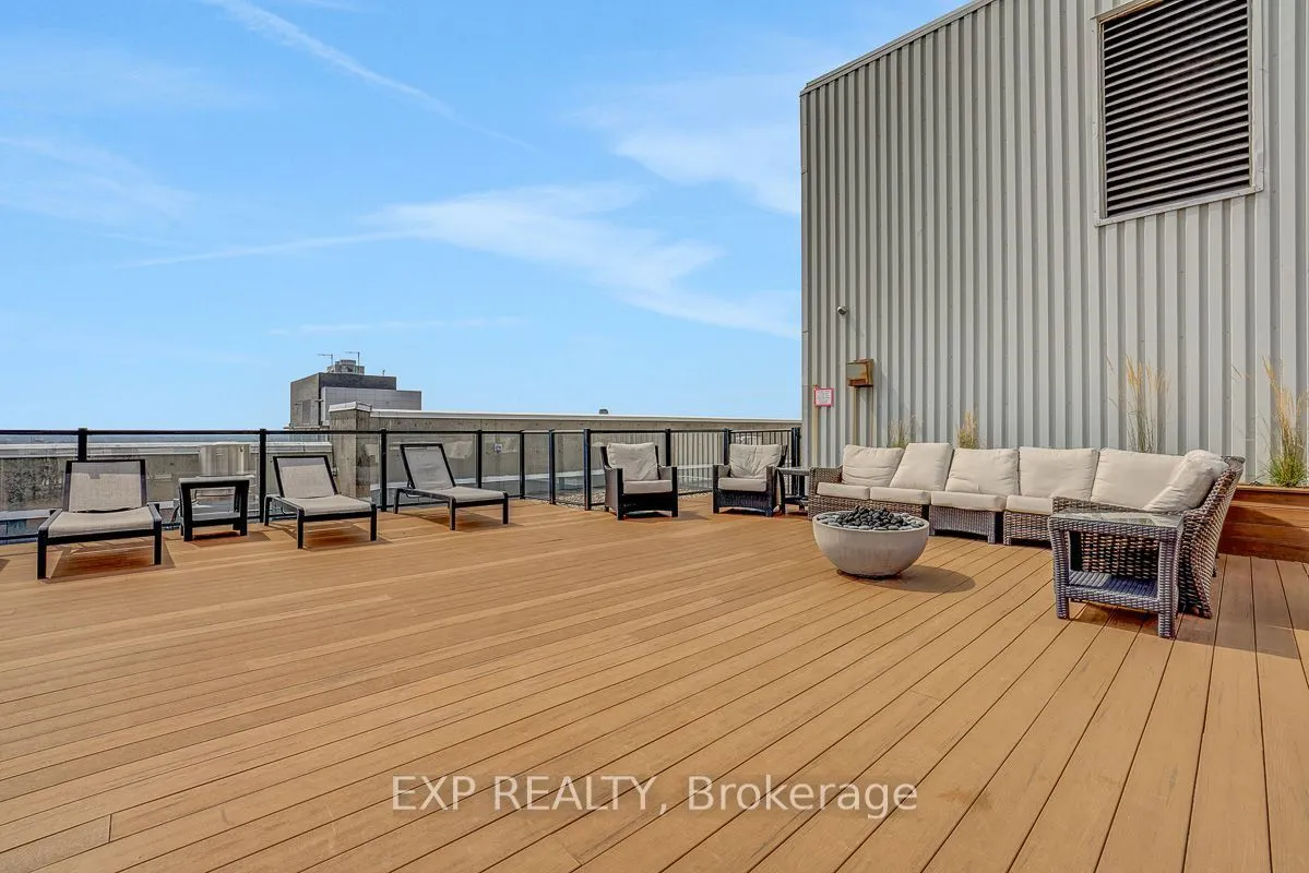 470 Laurier Street W #1706