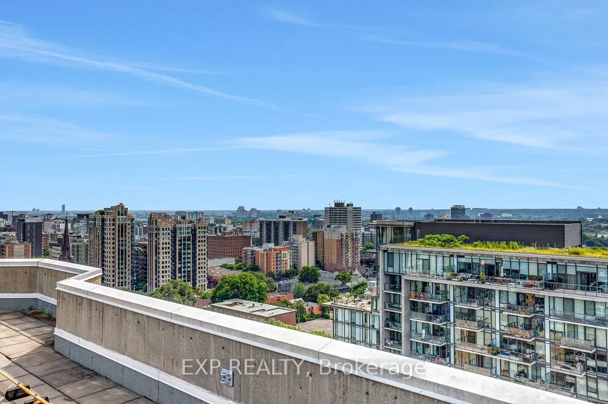 470 Laurier Street W #1706