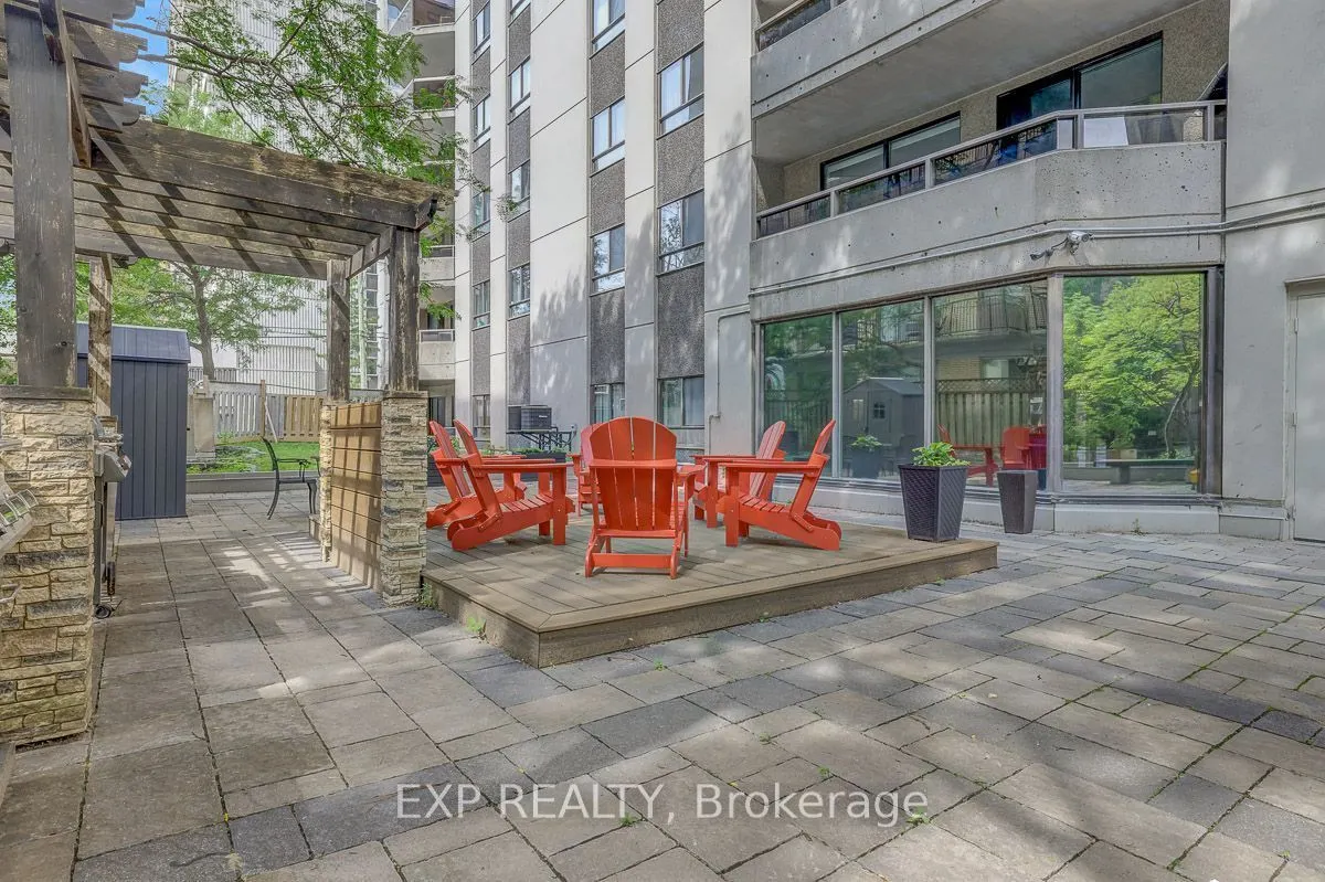 470 Laurier Street W #1706