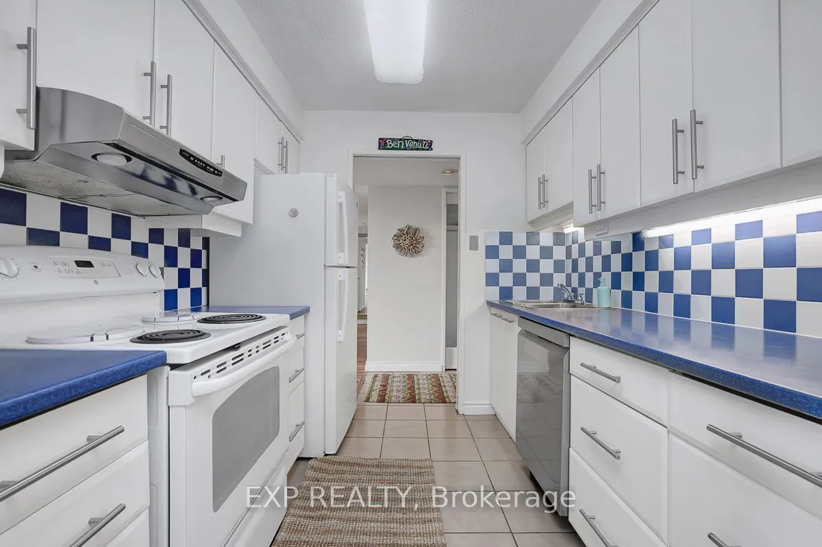 470 Laurier Street W #1706