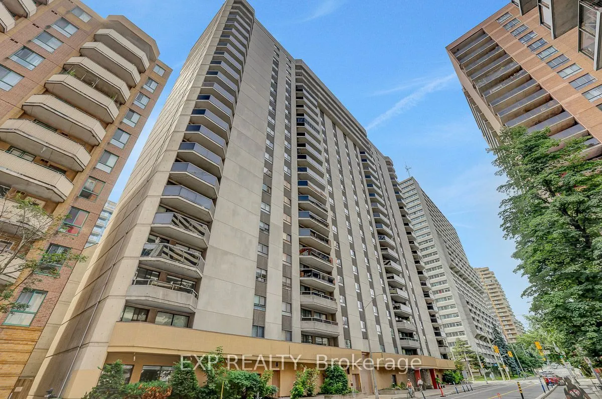 470 Laurier Street W #1706