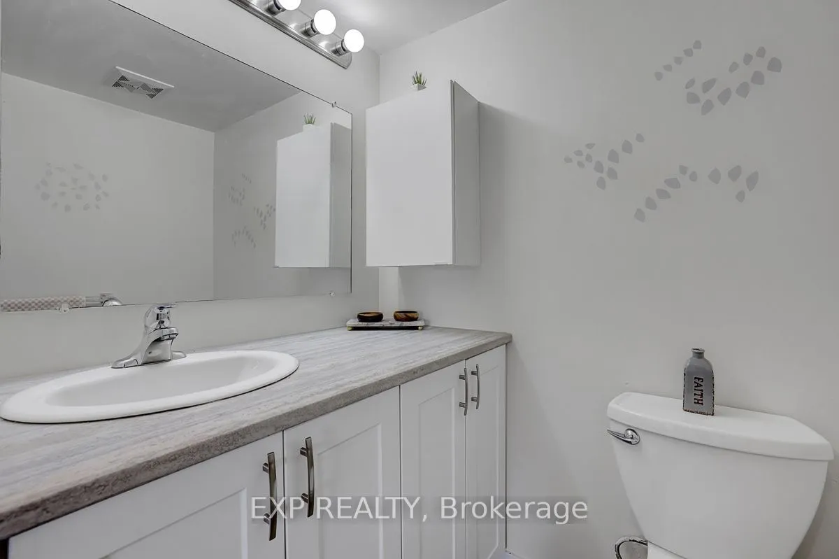 470 Laurier Street W #1706