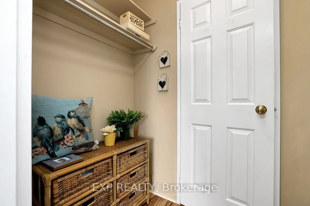 470 Laurier Street W #1706