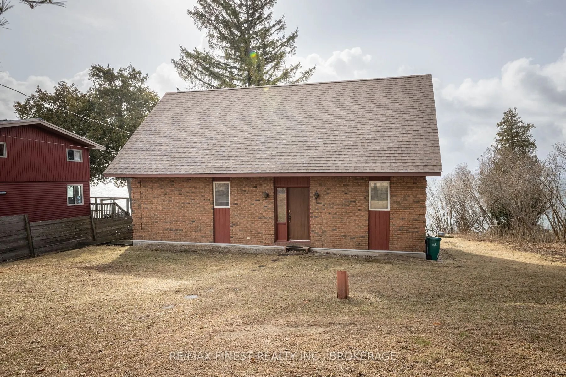 1141 Front Road