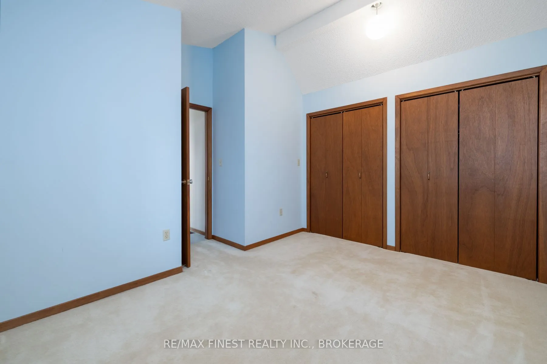 1141 Front Road