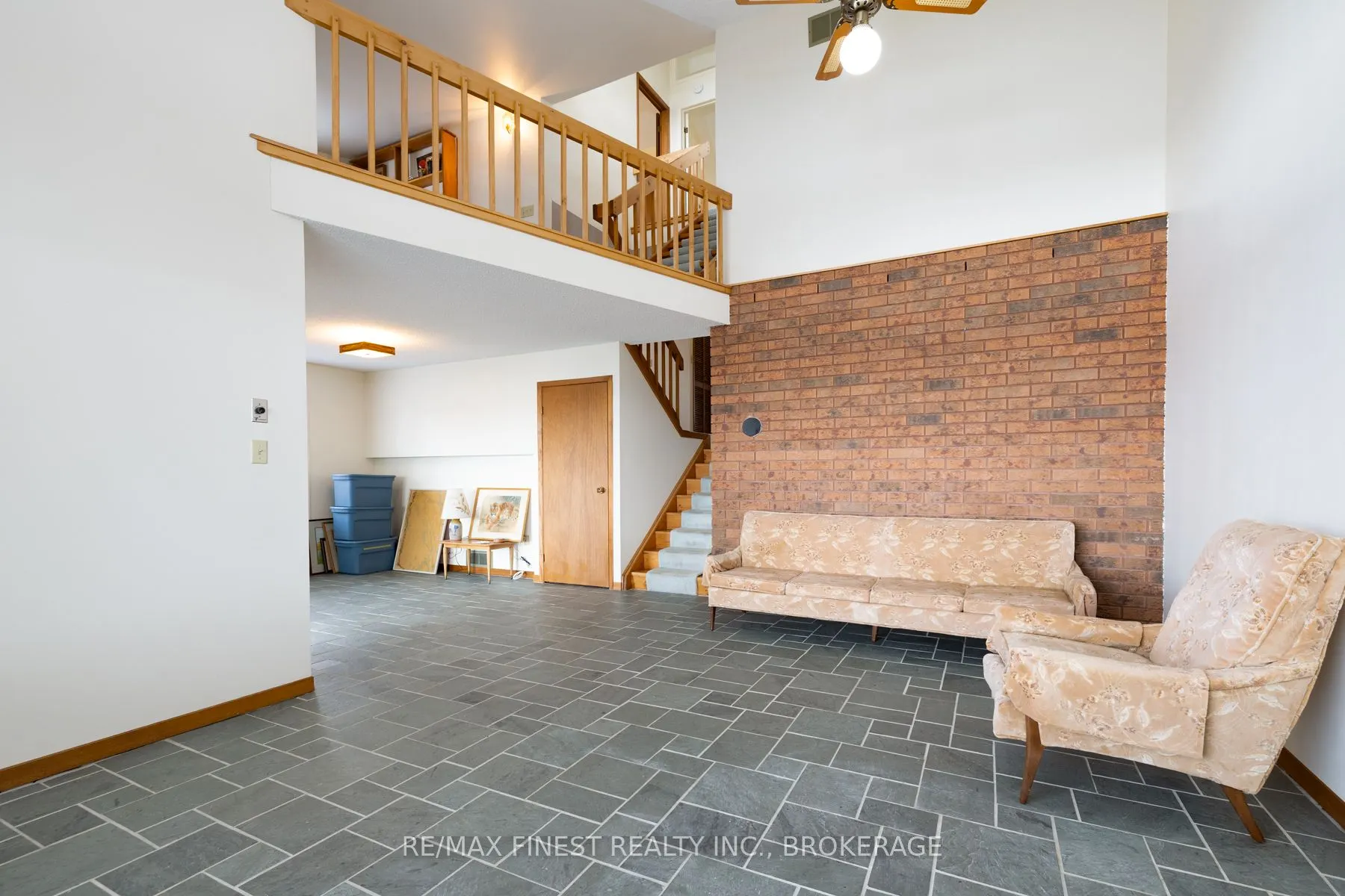 1141 Front Road