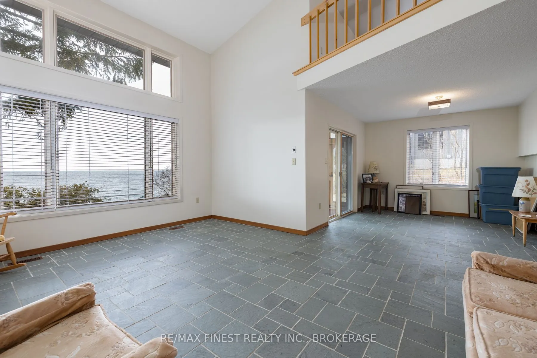 1141 Front Road