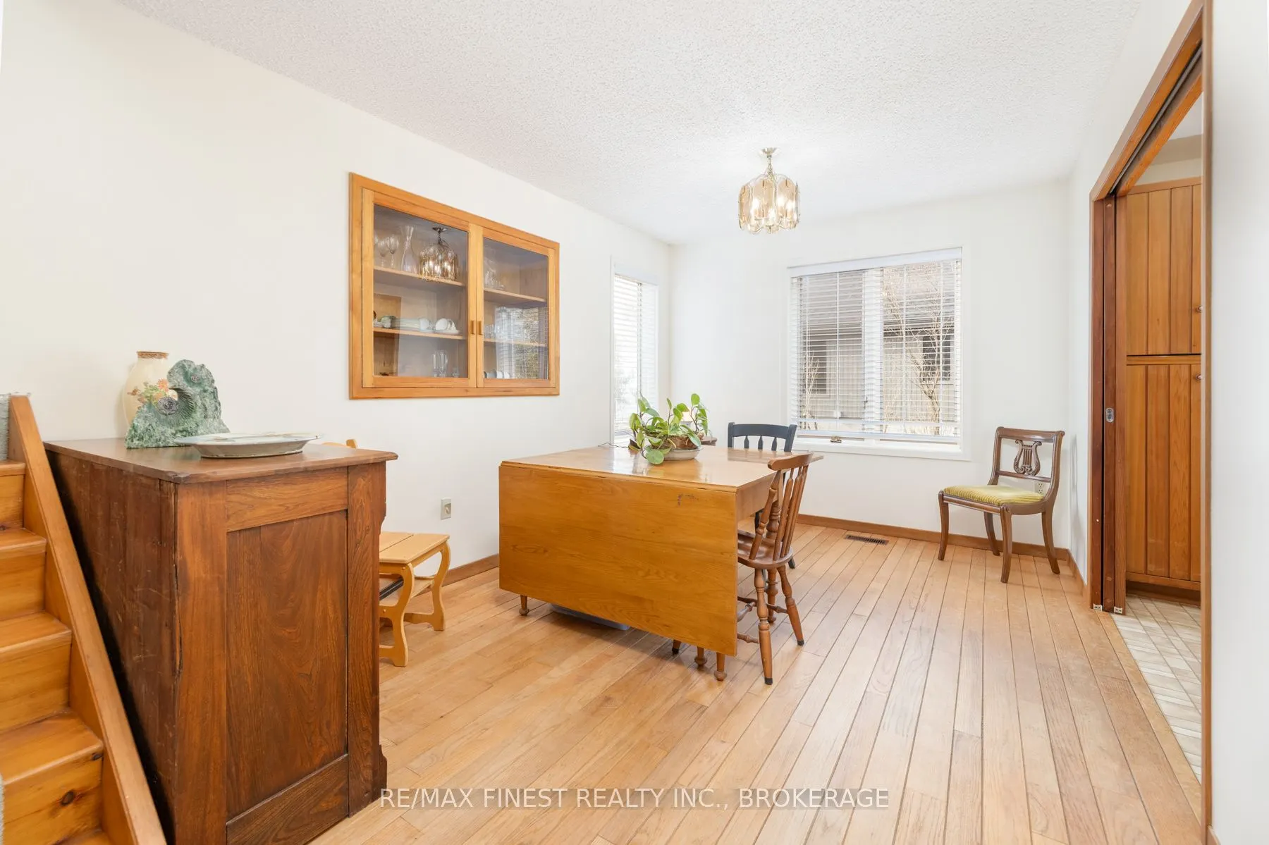 1141 Front Road