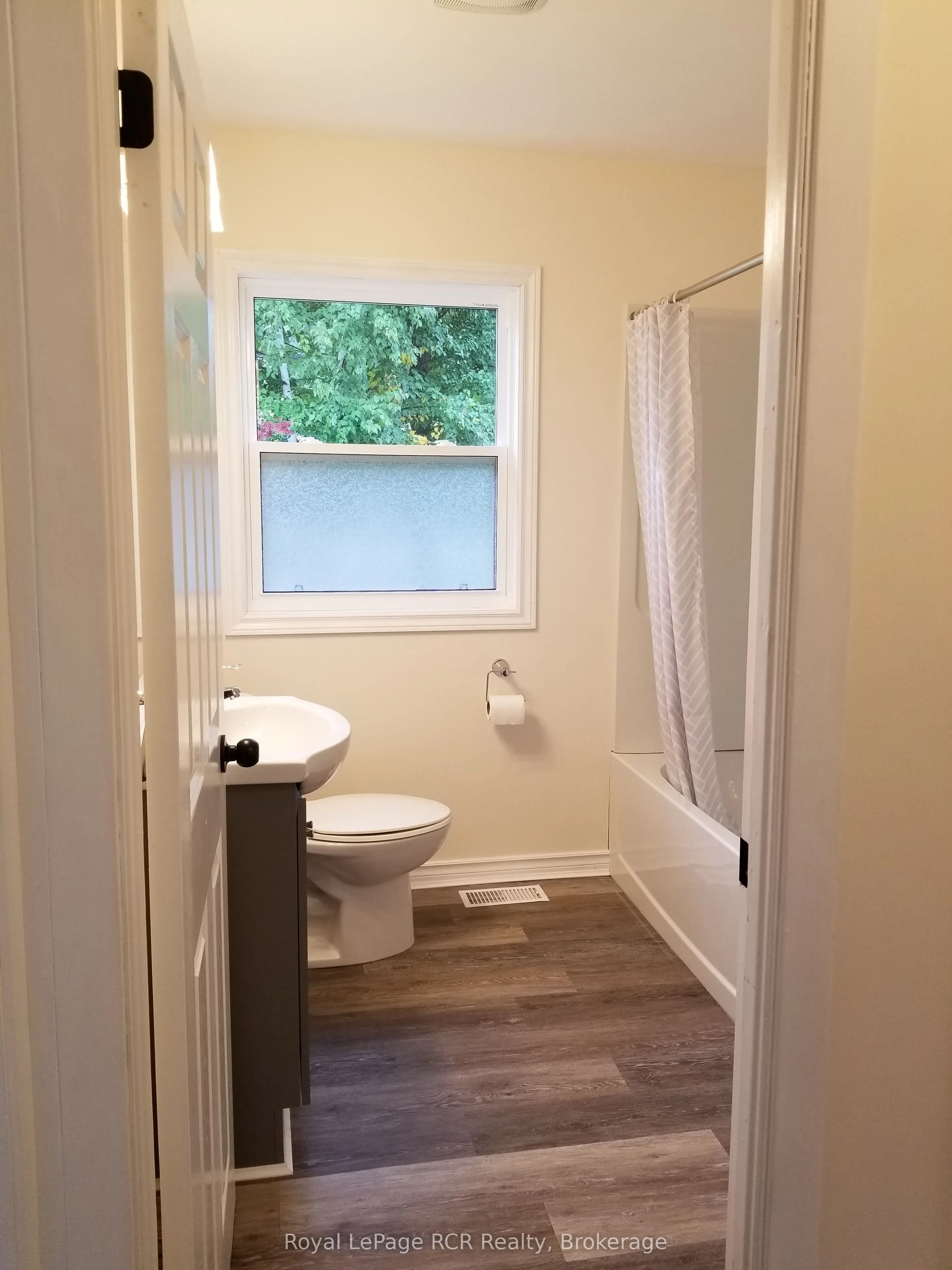 850 11th Street W