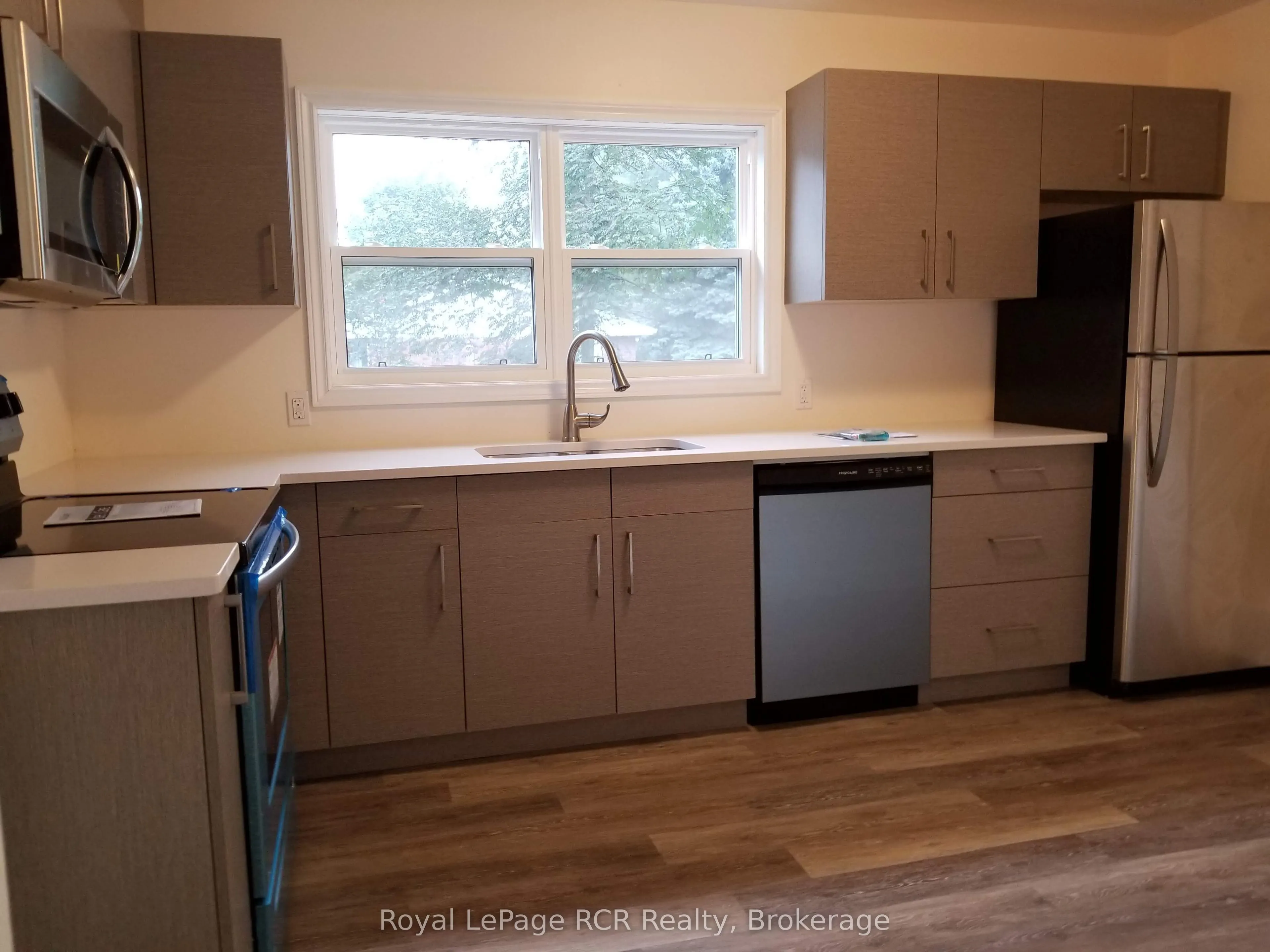 850 11th Street W