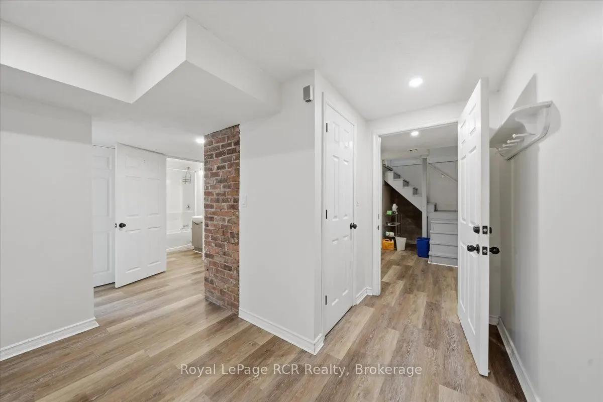 850 11th Street W