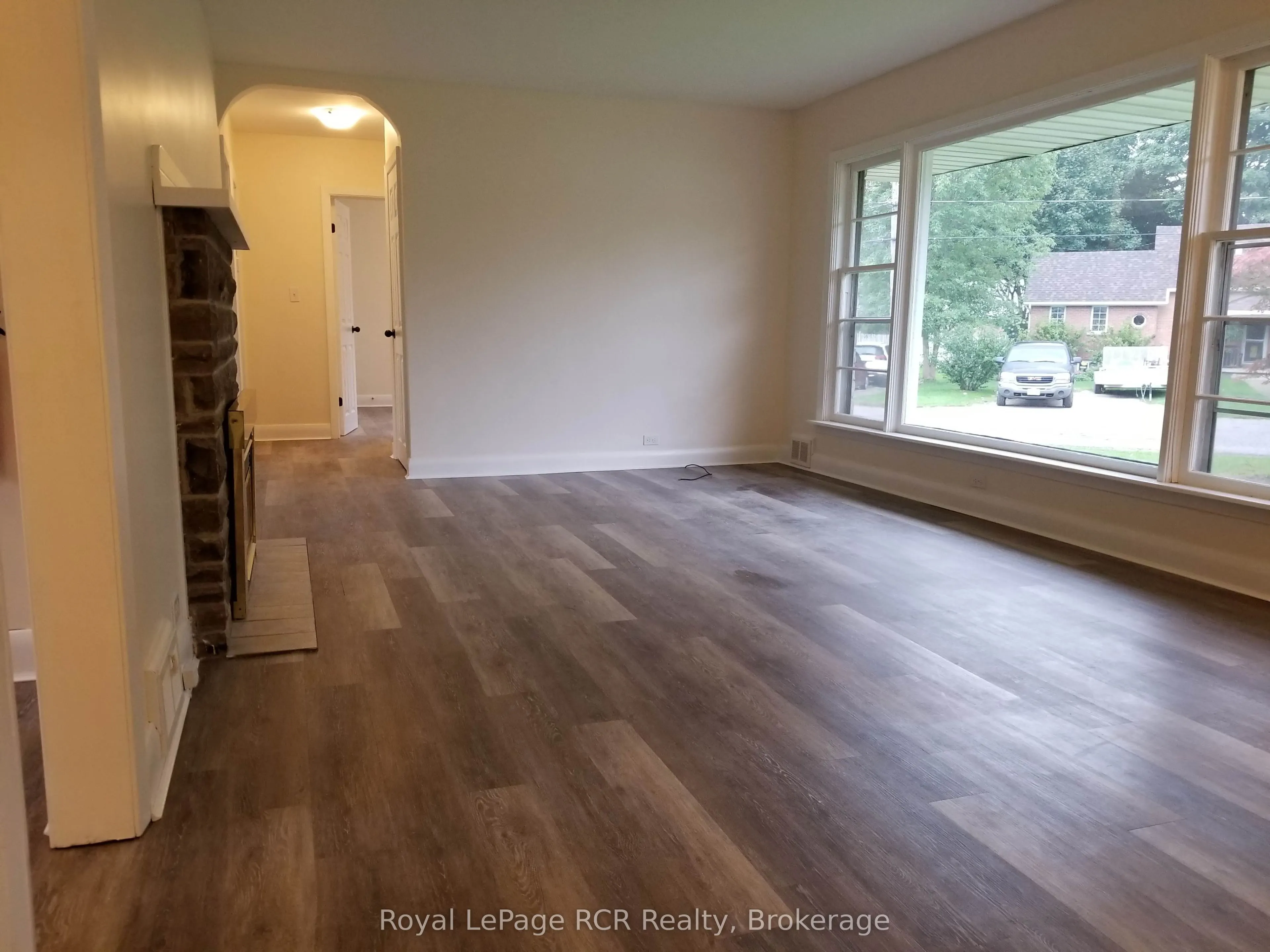 850 11th Street W