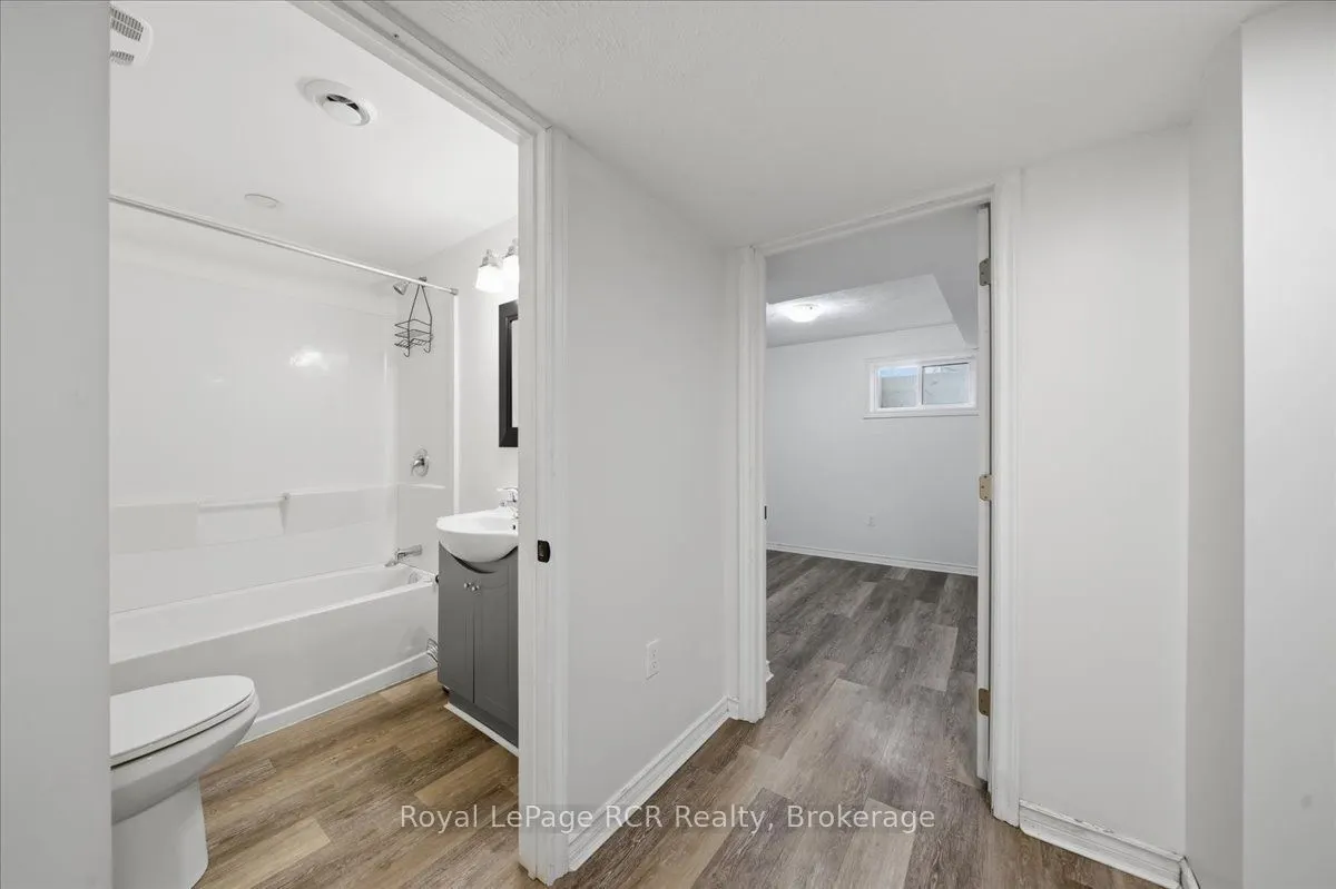 850 11th Street W
