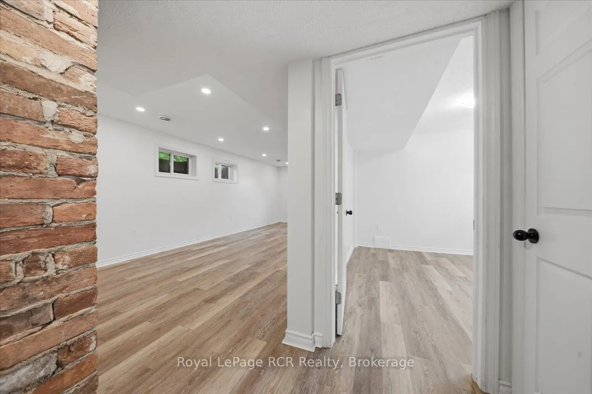 850 11th Street W