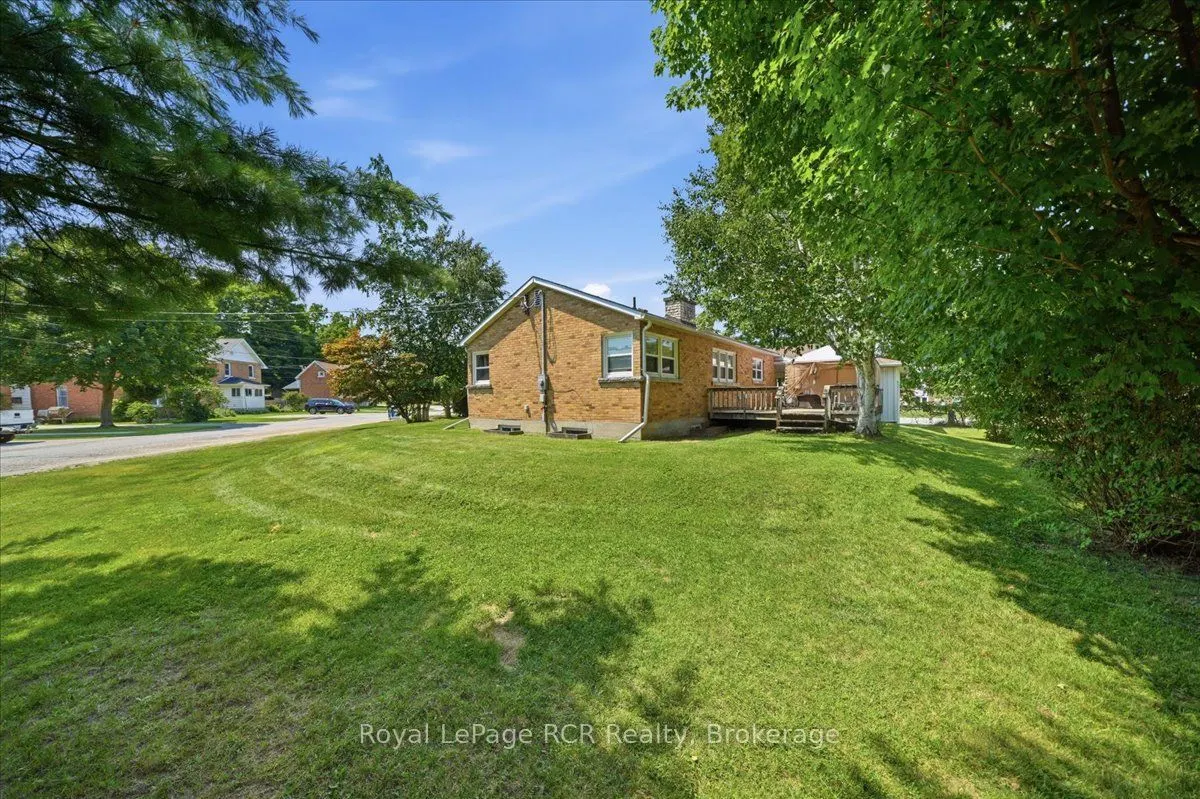 850 11th Street W