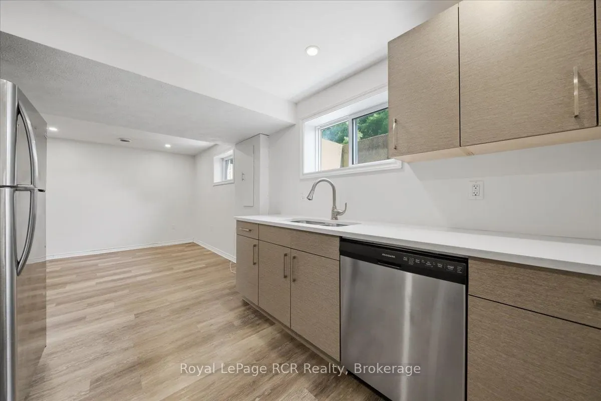 850 11th Street W