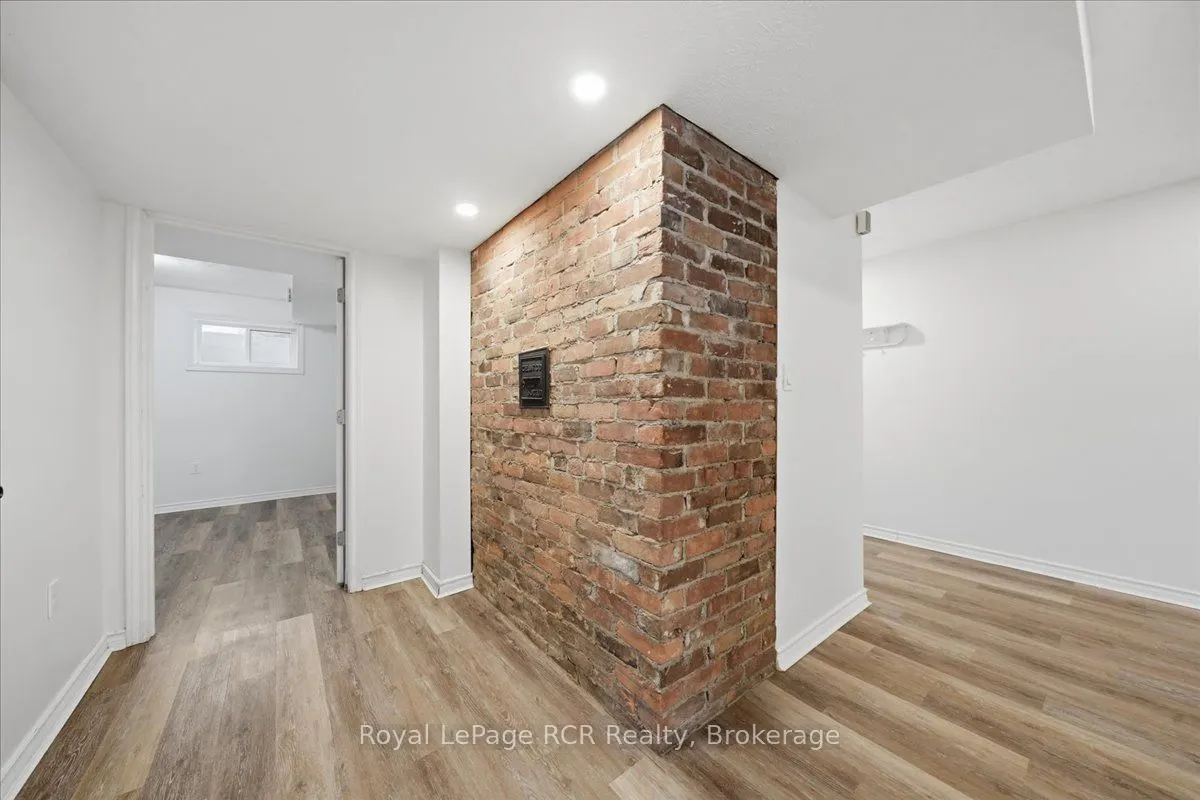 850 11th Street W