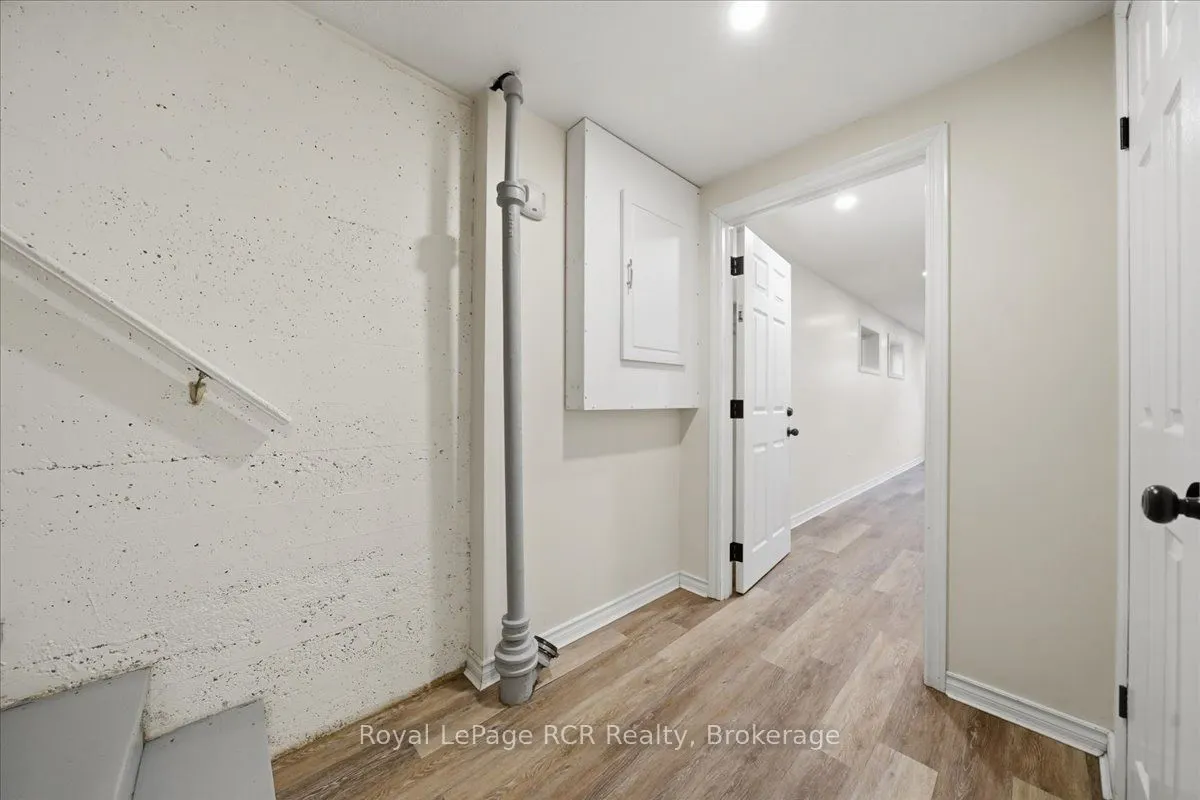 850 11th Street W
