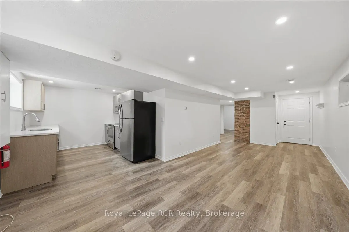 850 11th Street W