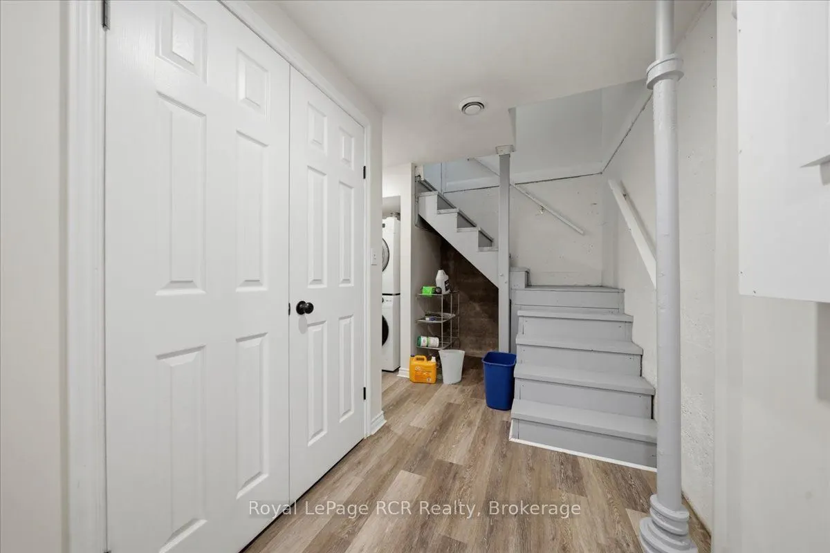 850 11th Street W