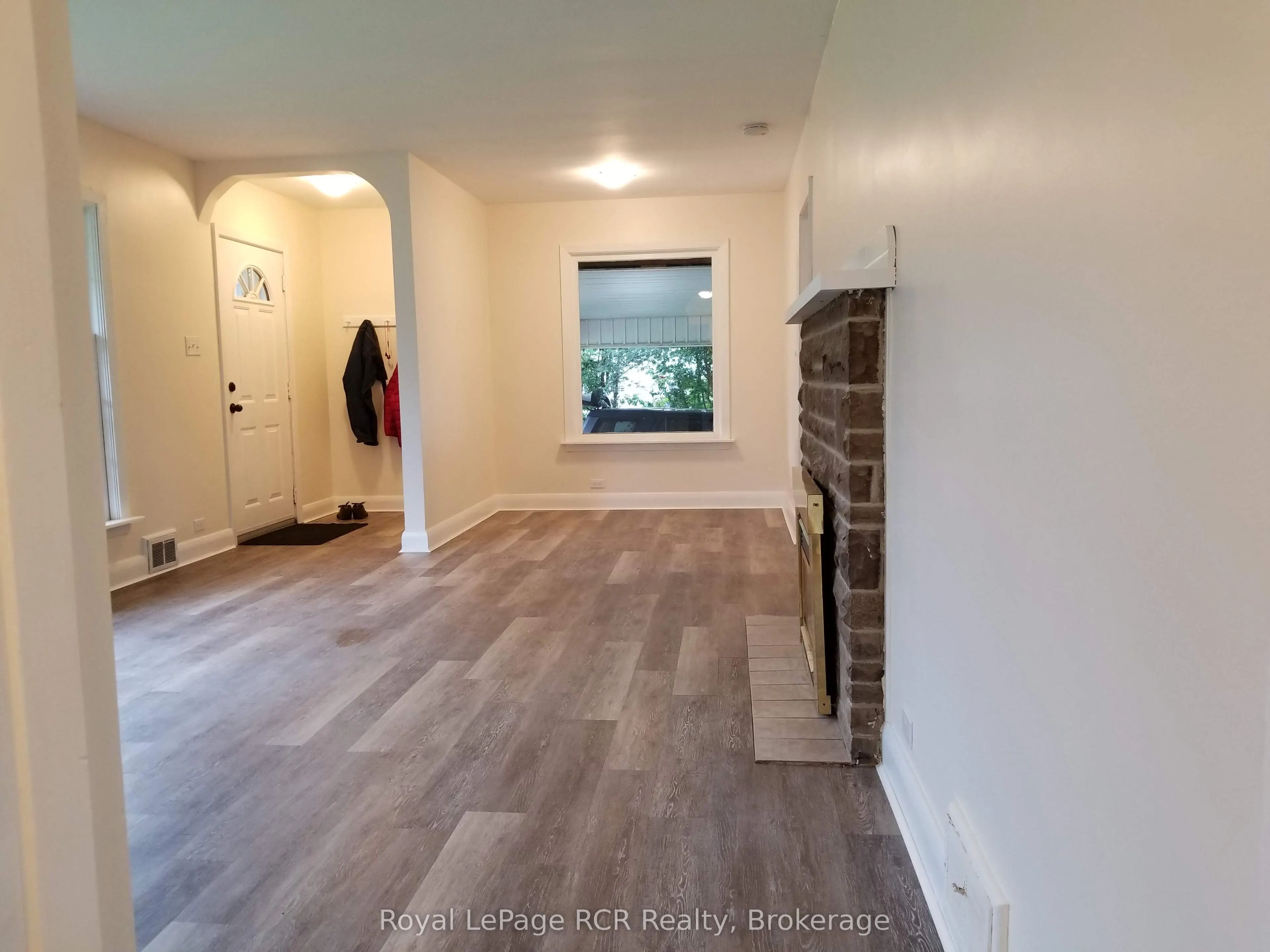 850 11th Street W