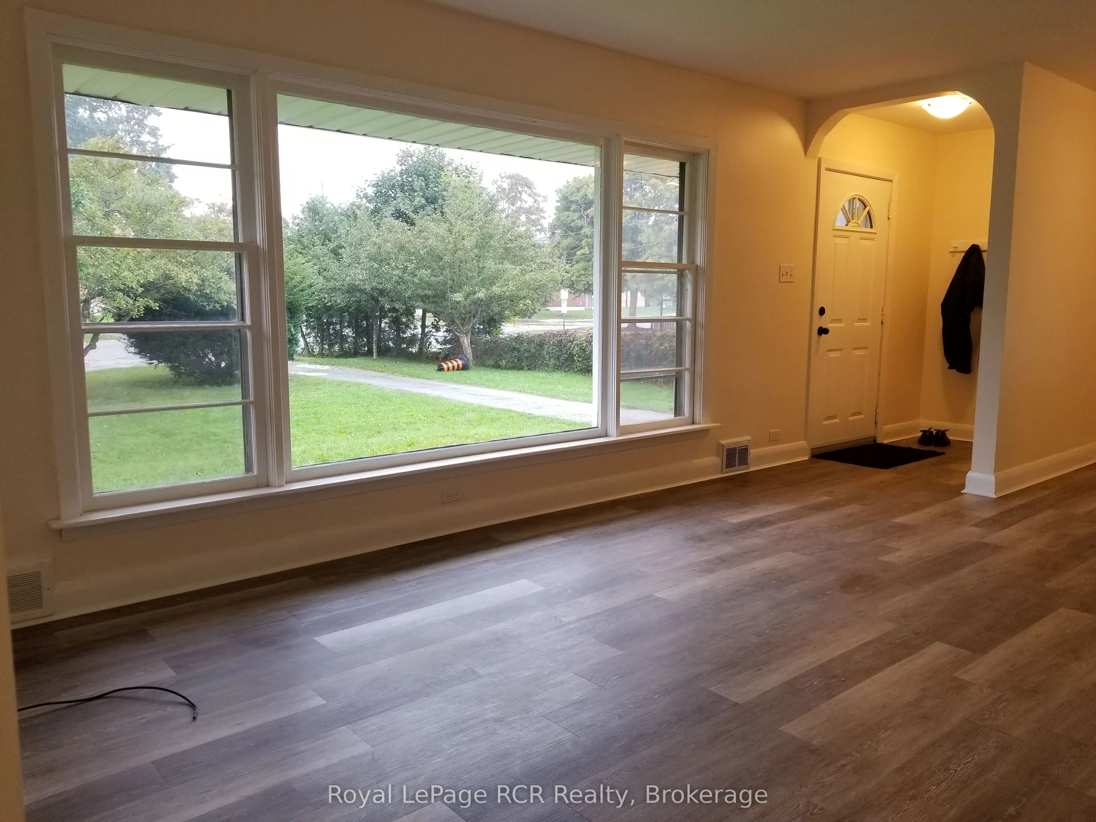 850 11th Street W