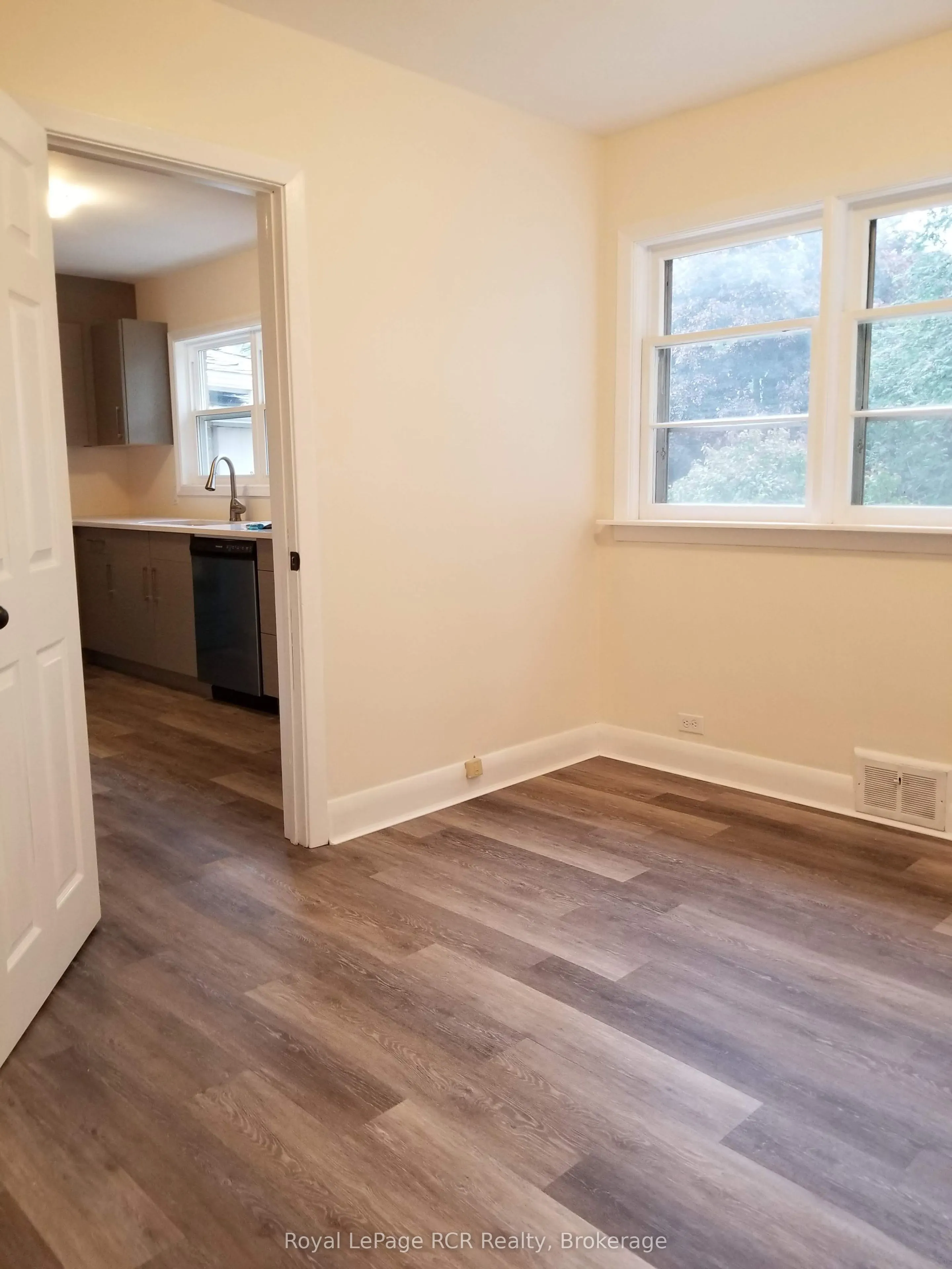 850 11th Street W