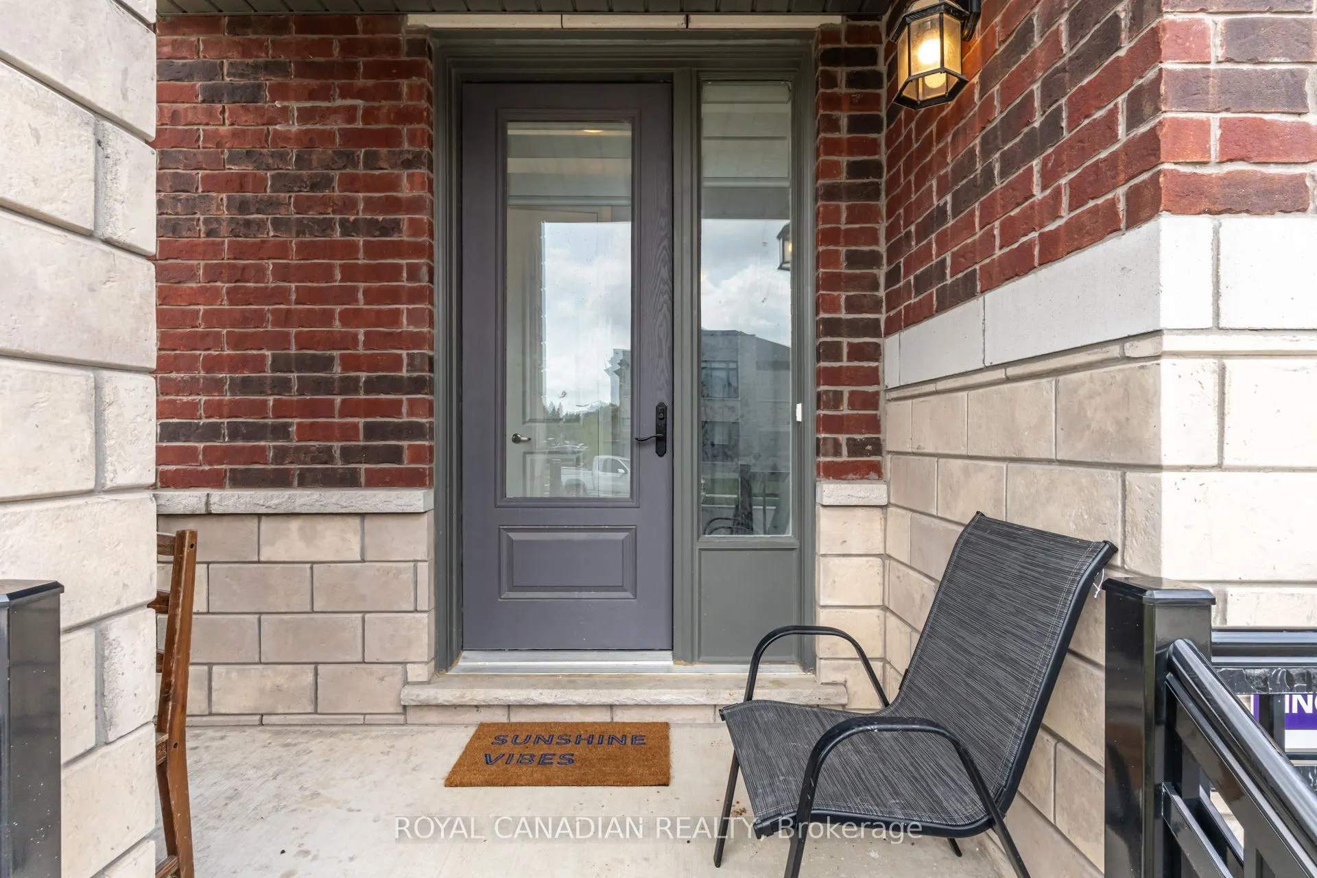 1439 Upper Thames Drive