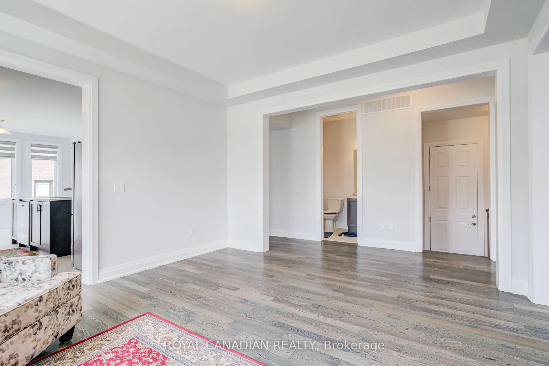 1439 Upper Thames Drive