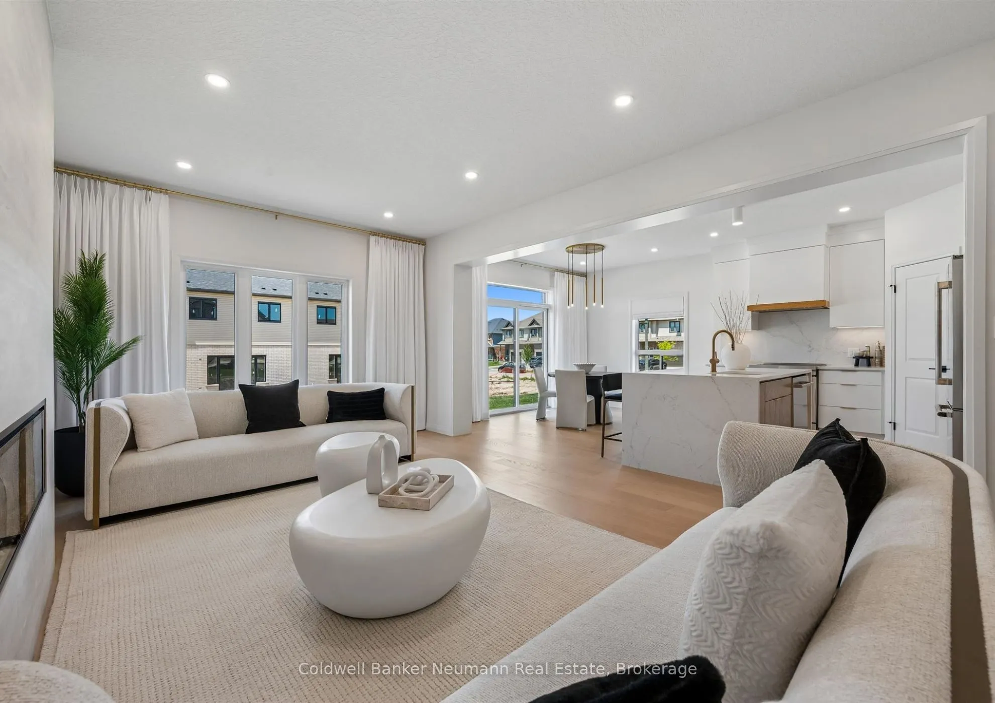 636 Anton Crescent