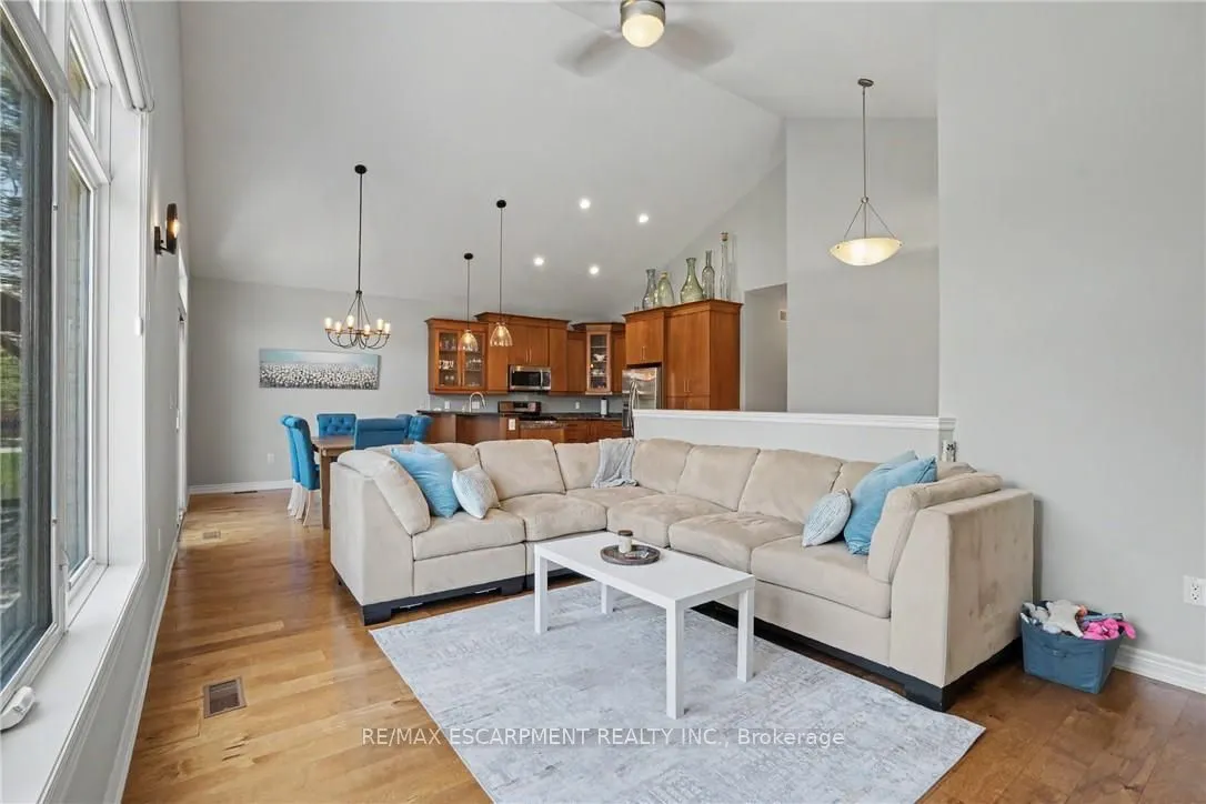 12 Silverwood Avenue