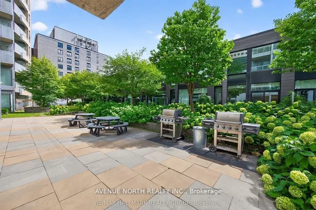 179 Metcalfe Street #2104