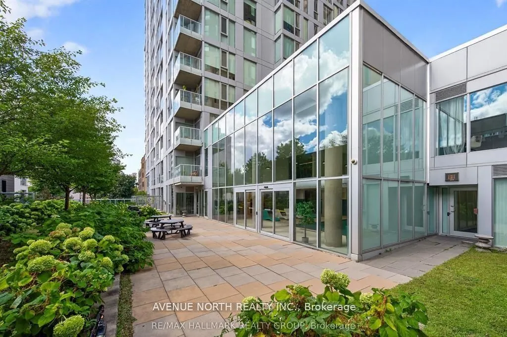 179 Metcalfe Street #2104