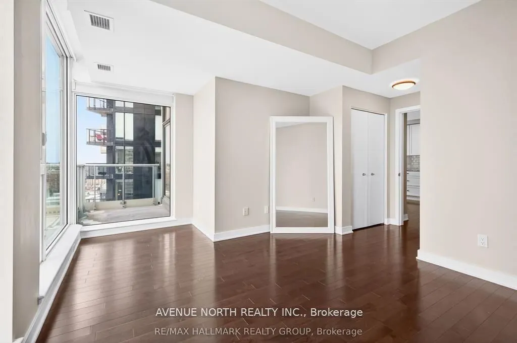 179 Metcalfe Street #2104