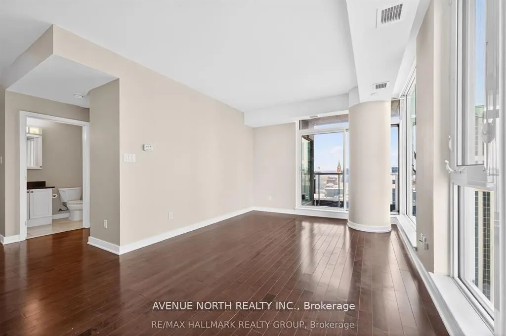 179 Metcalfe Street #2104