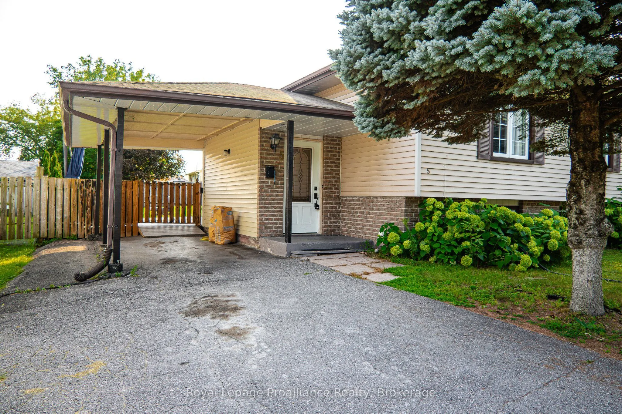 5 Van Alstine Drive