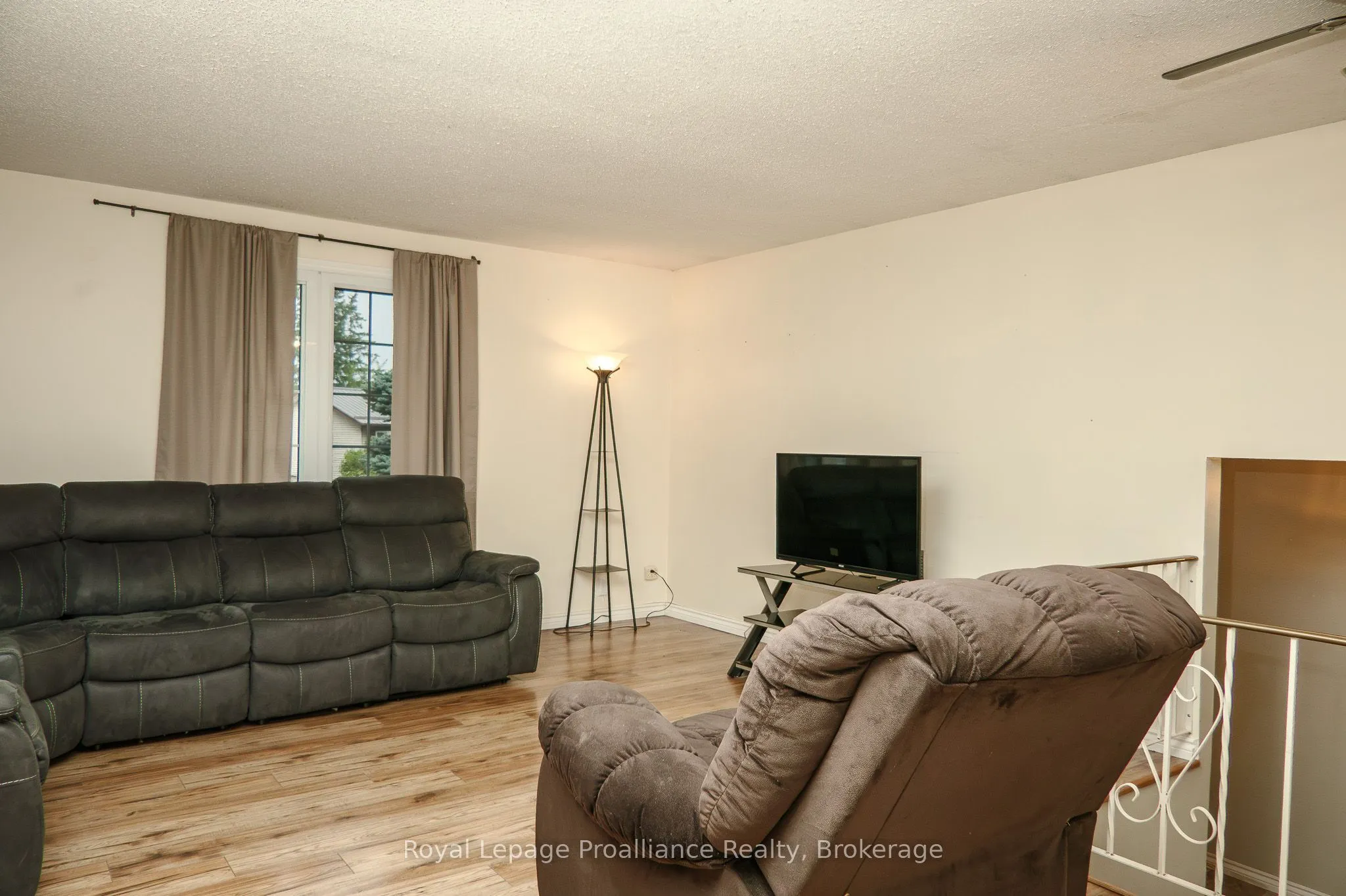 5 Van Alstine Drive