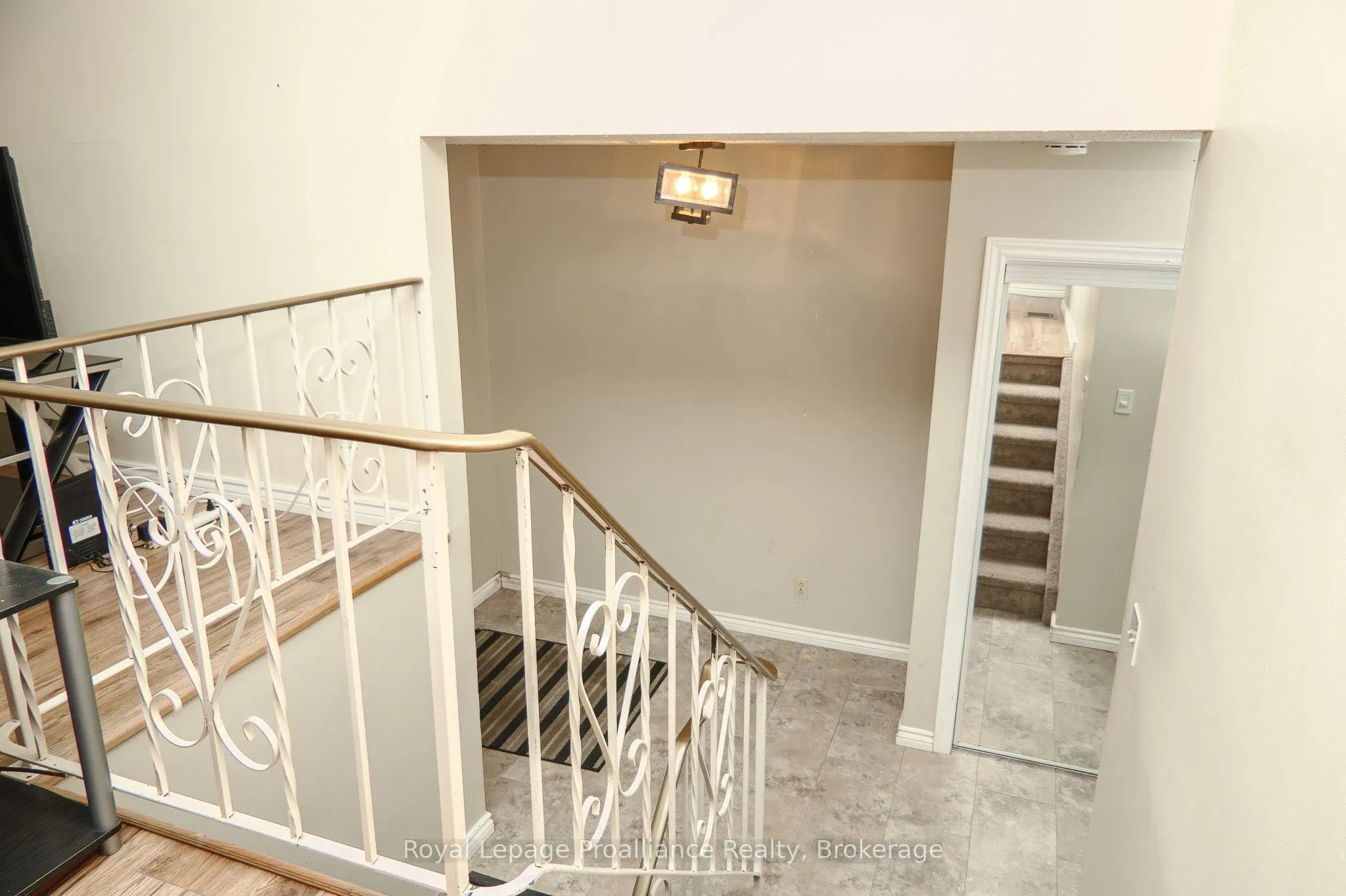 5 Van Alstine Drive