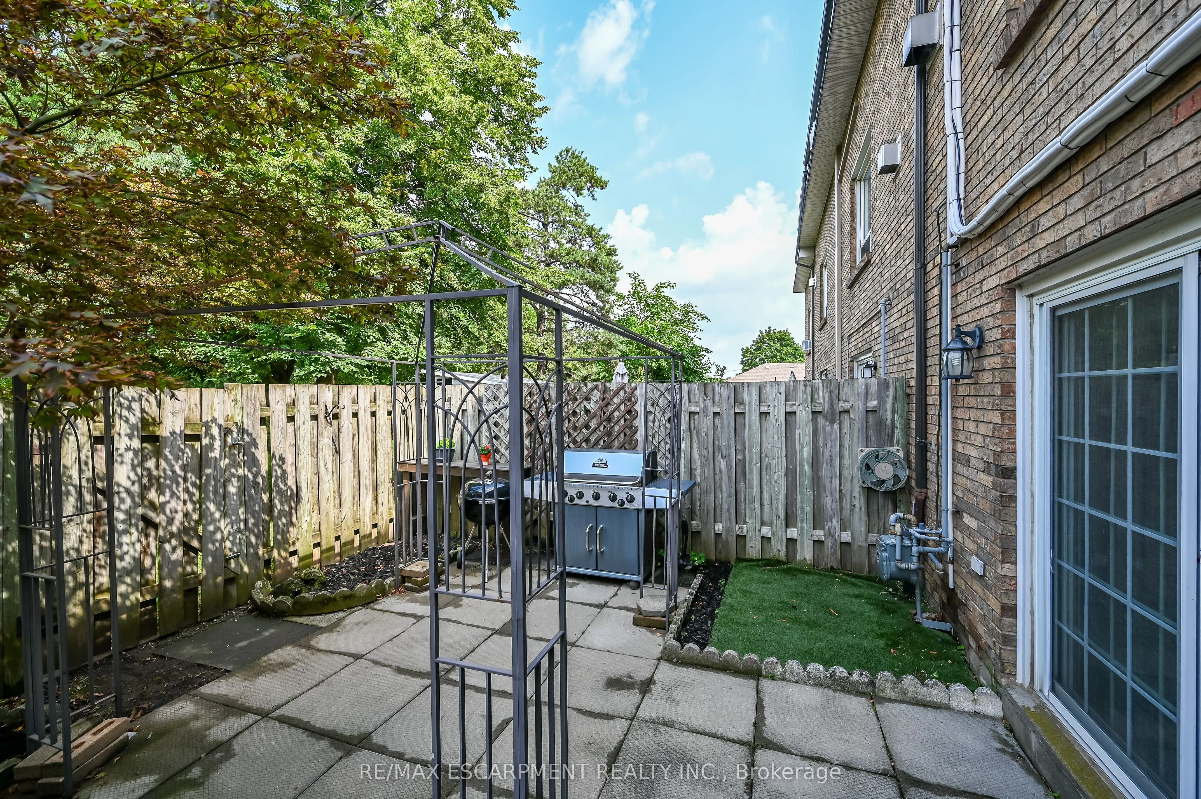 23 Rosedale Court #7