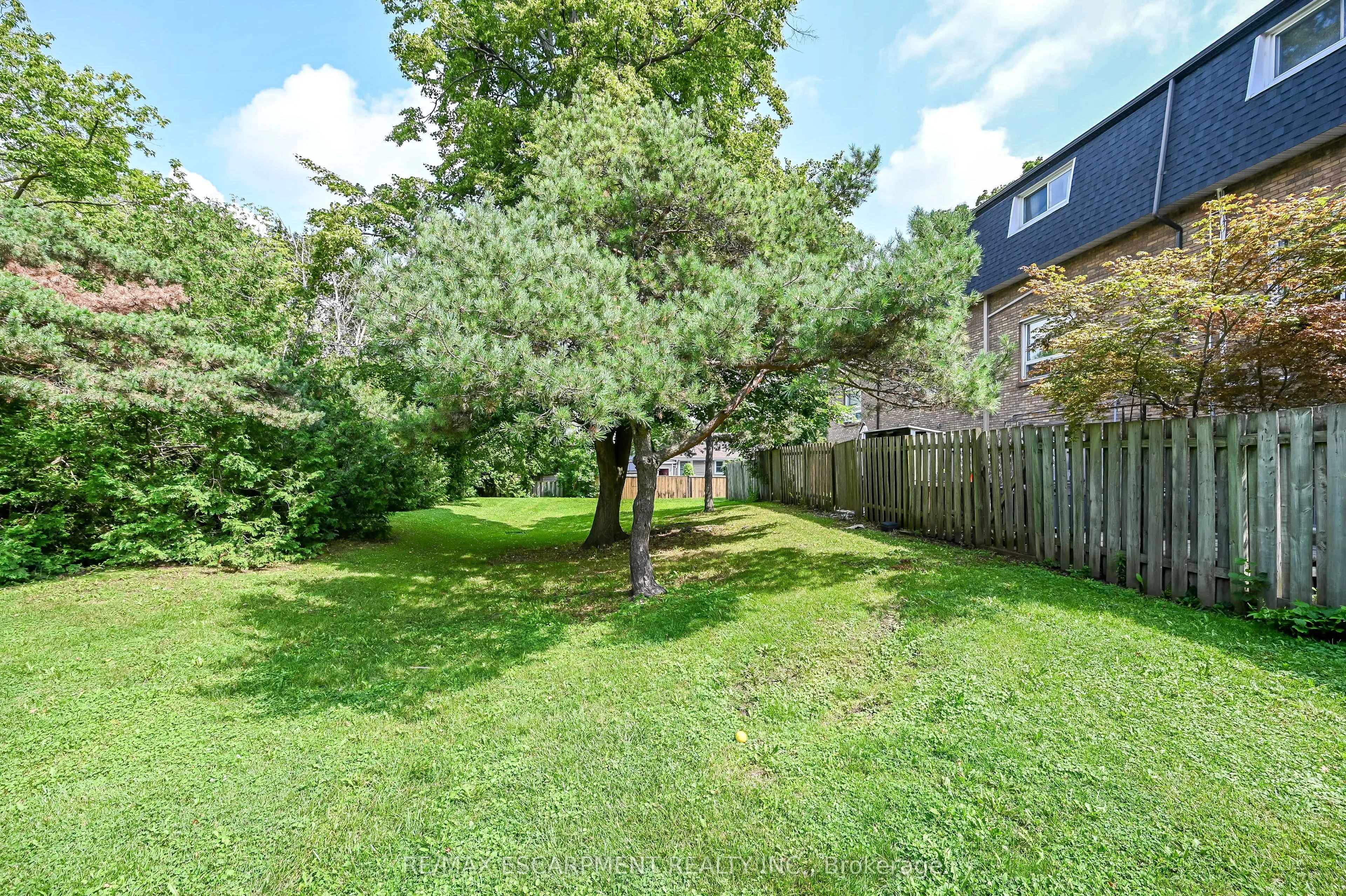 23 Rosedale Court #7