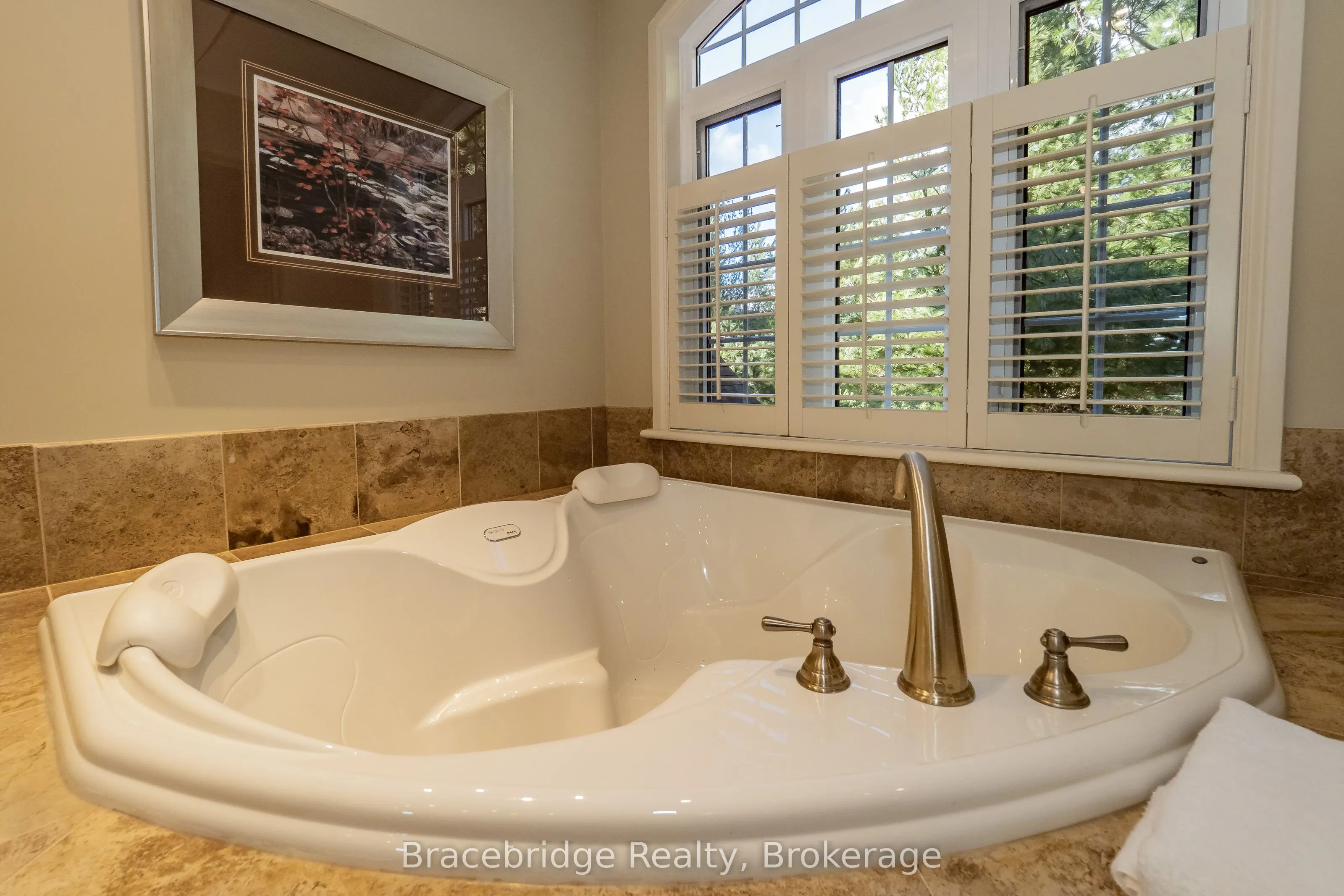 3876 Muskoka Rd 118 Highway W #Carling 4 W9