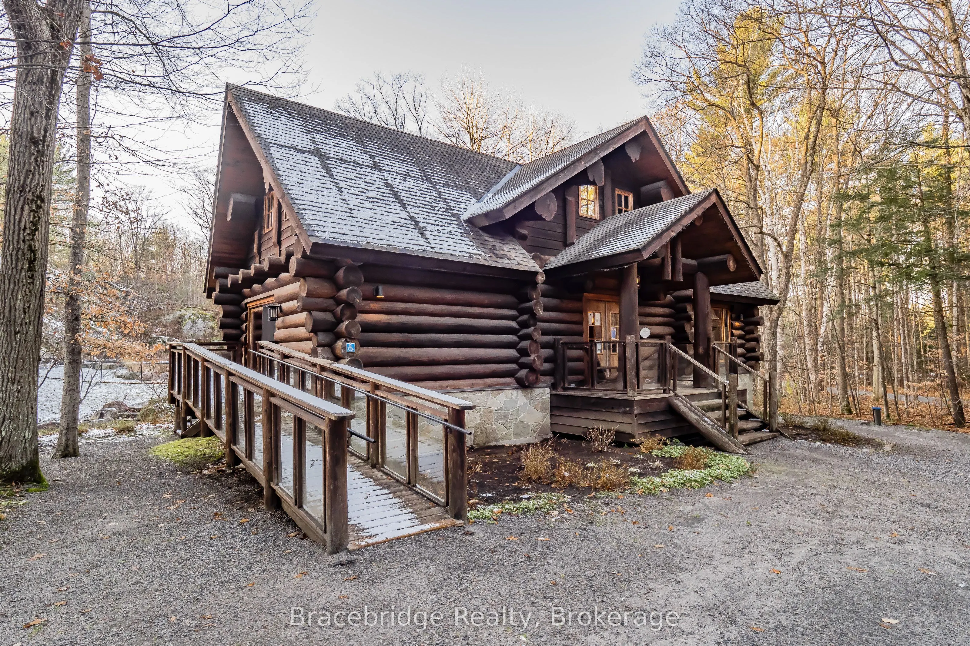 3876 Muskoka Rd 118 Highway W #Carling 4 W9