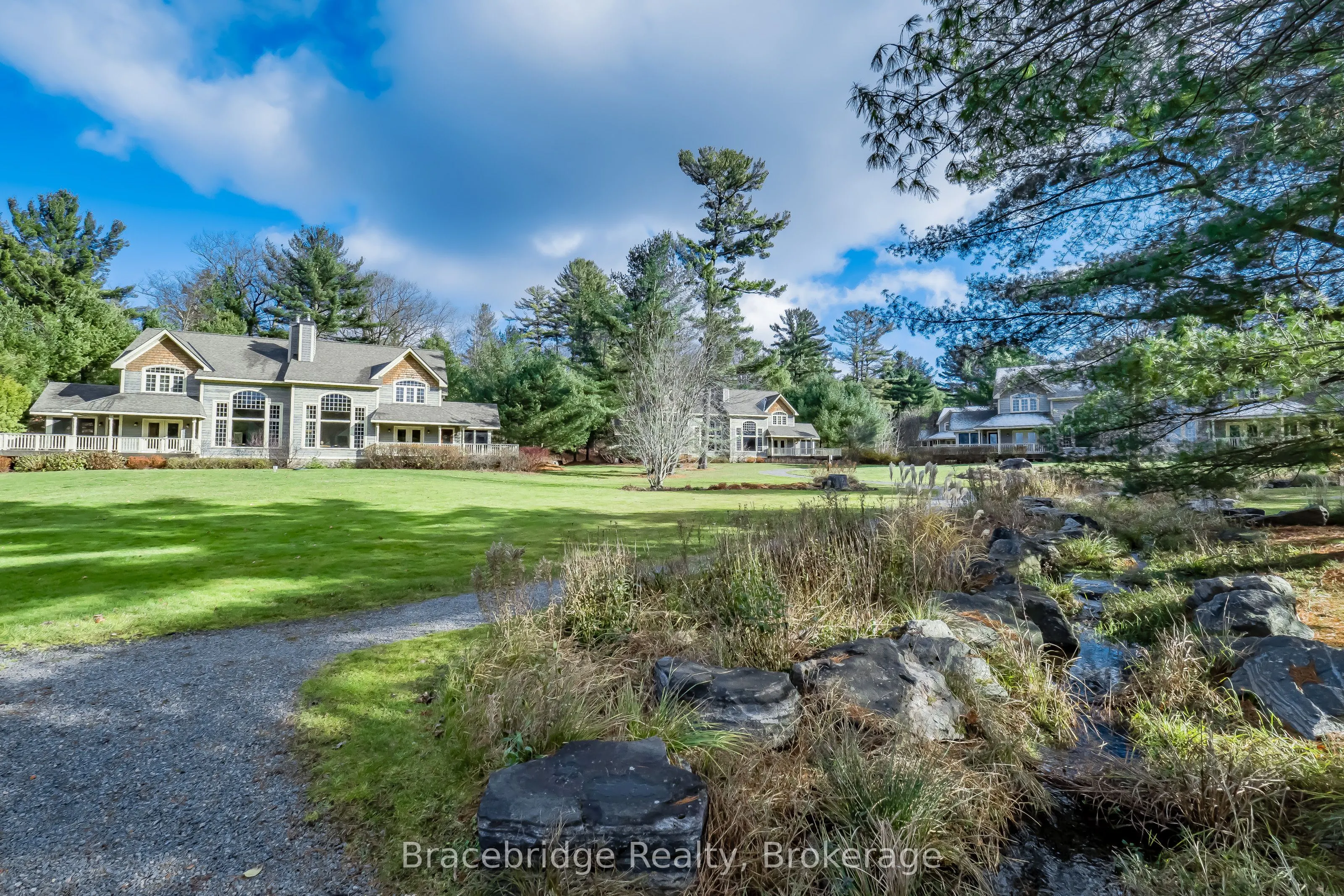 3876 Muskoka Rd 118 Highway W #Carling 4 W9