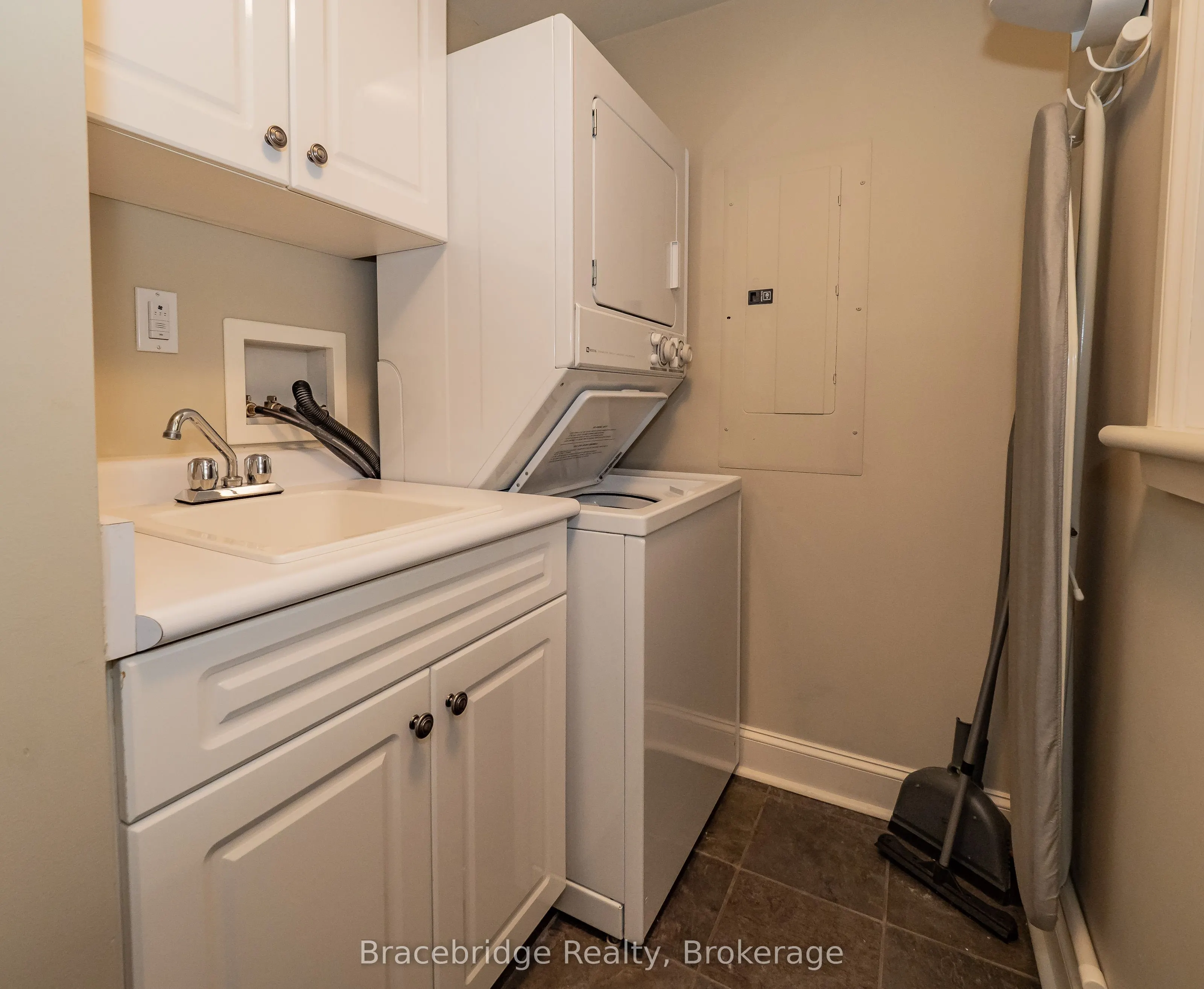 3876 Muskoka Rd 118 Highway W #Carling 4 W9
