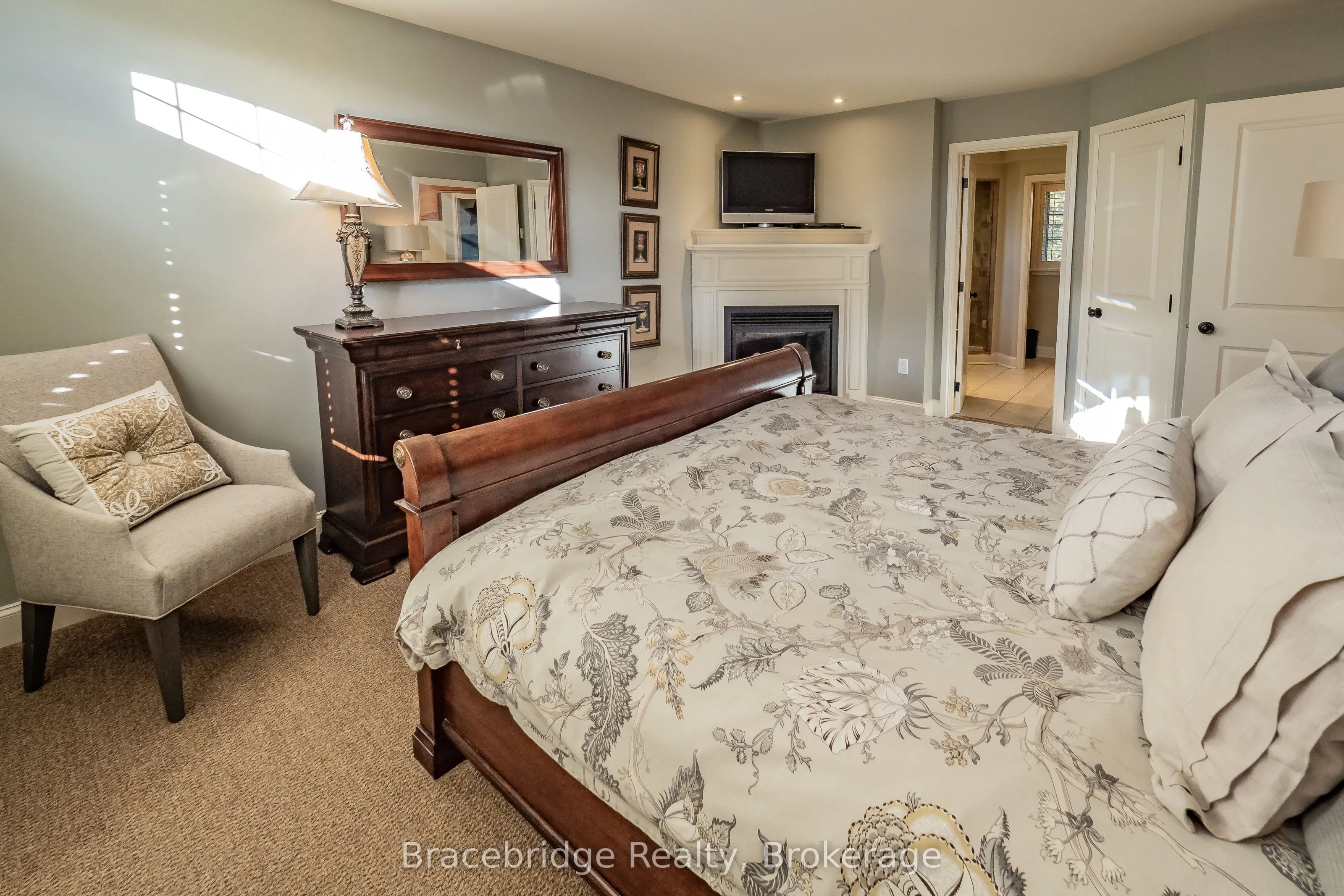 3876 Muskoka Rd 118 Highway W #Carling 4 W9
