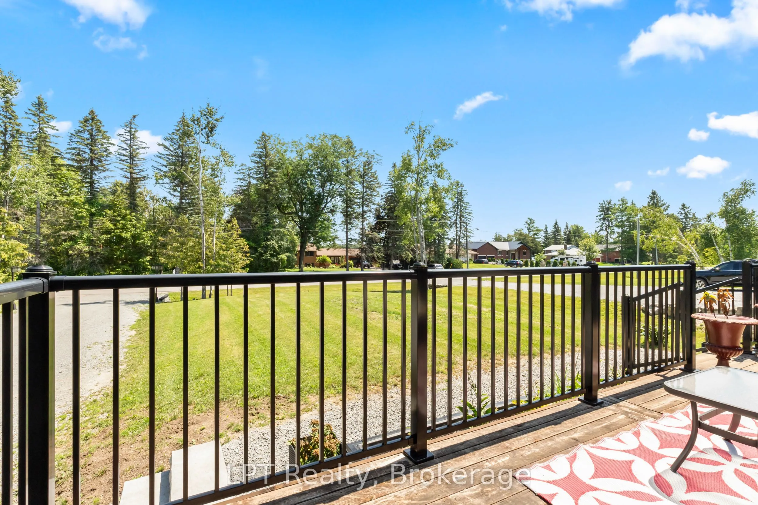 61 Pinewood Boulevard